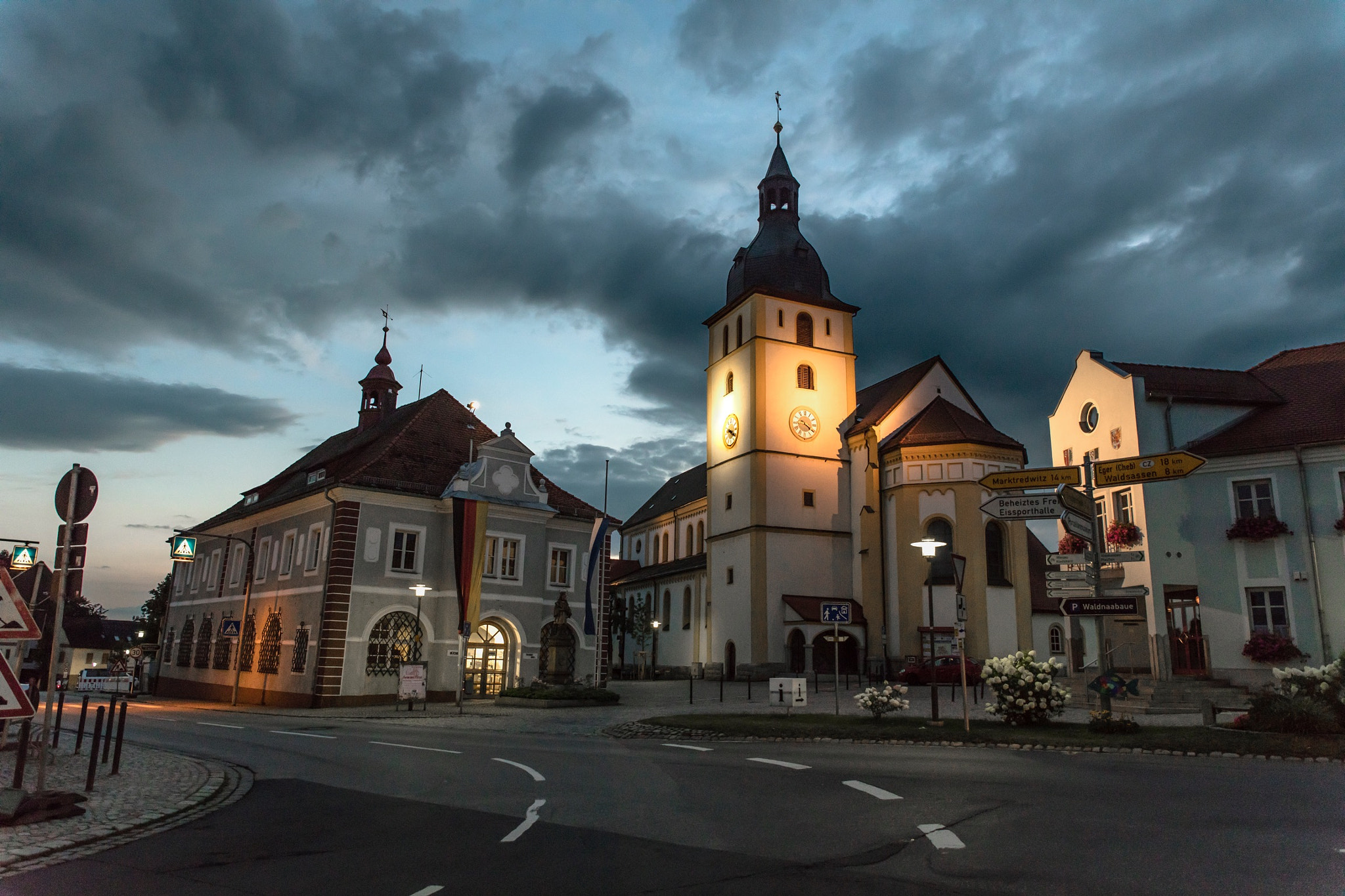 Sigma 24-70mm F2.8 EX DG Macro sample photo. Mitterteich photography