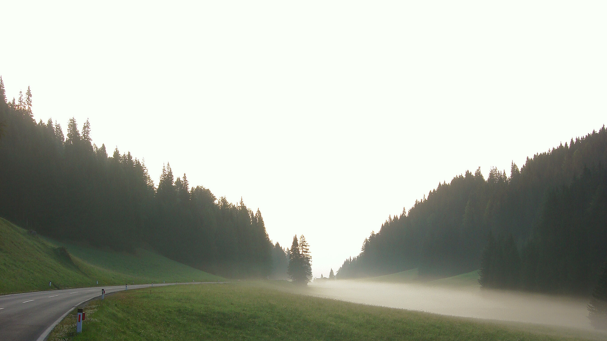 Sony DSC-N2 sample photo. Foggy road - dolomites austrian photography