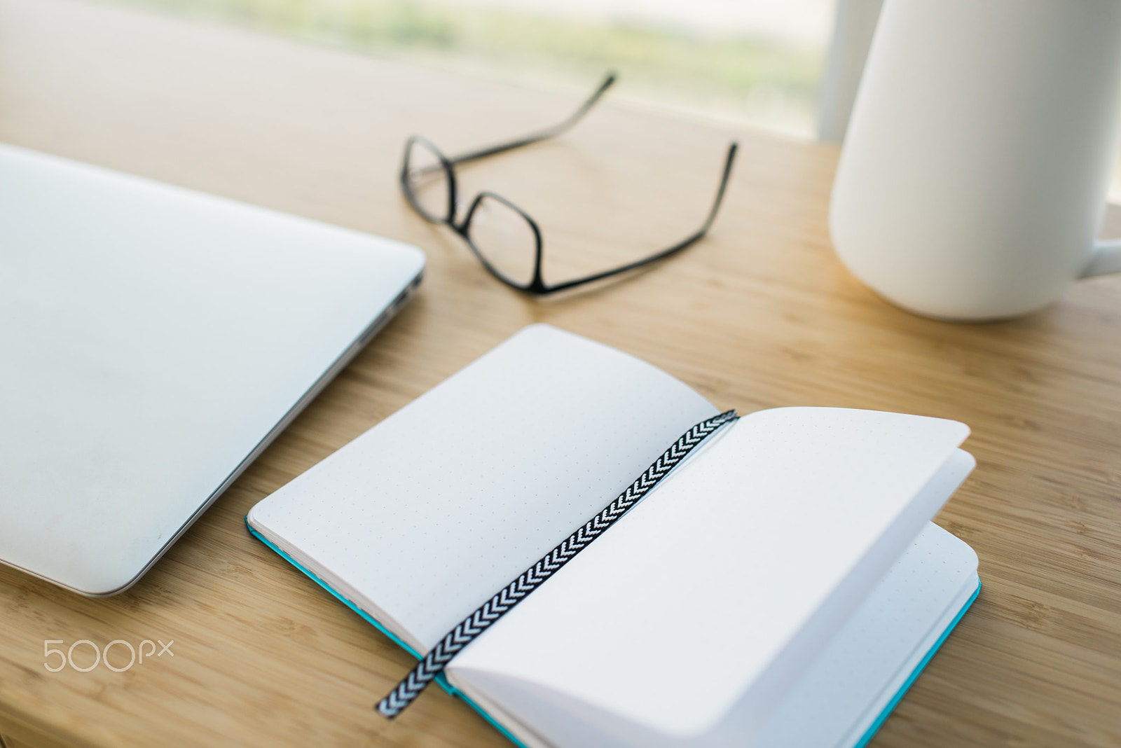 Nikon D750 + Nikon AF-S Nikkor 35mm F1.4G sample photo. Workspace photography