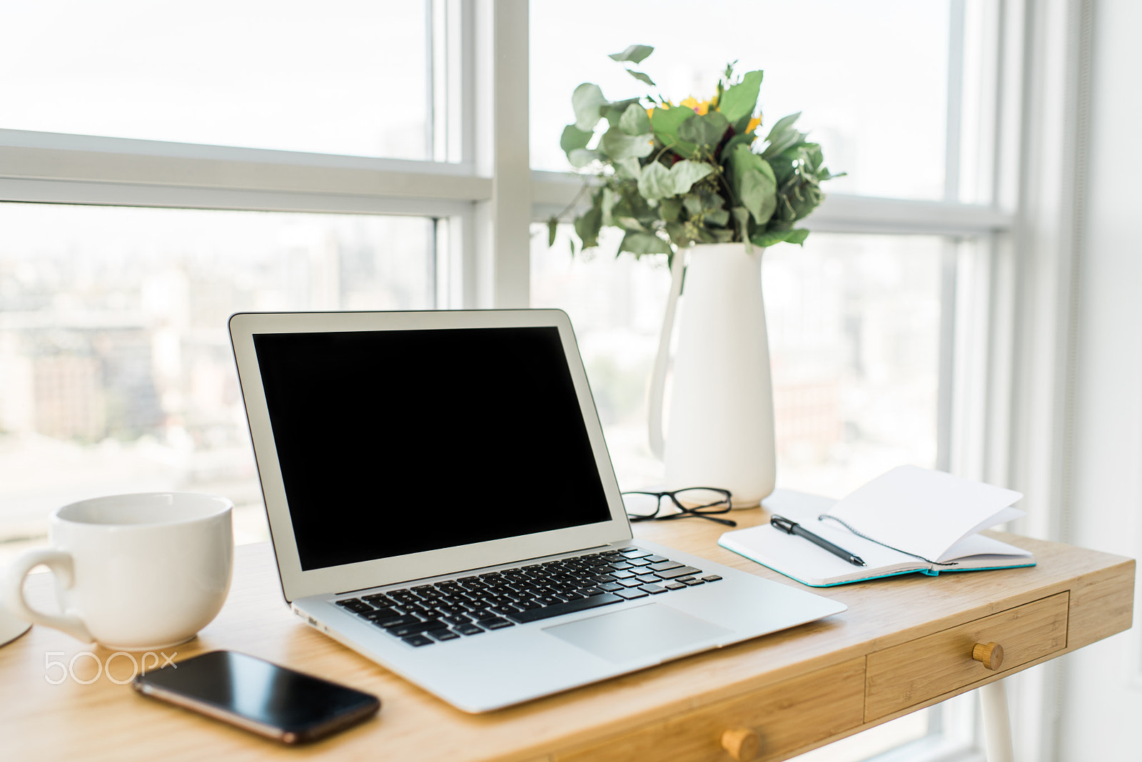 Nikon D750 + Nikon AF-S Nikkor 35mm F1.4G sample photo. Workspace photography