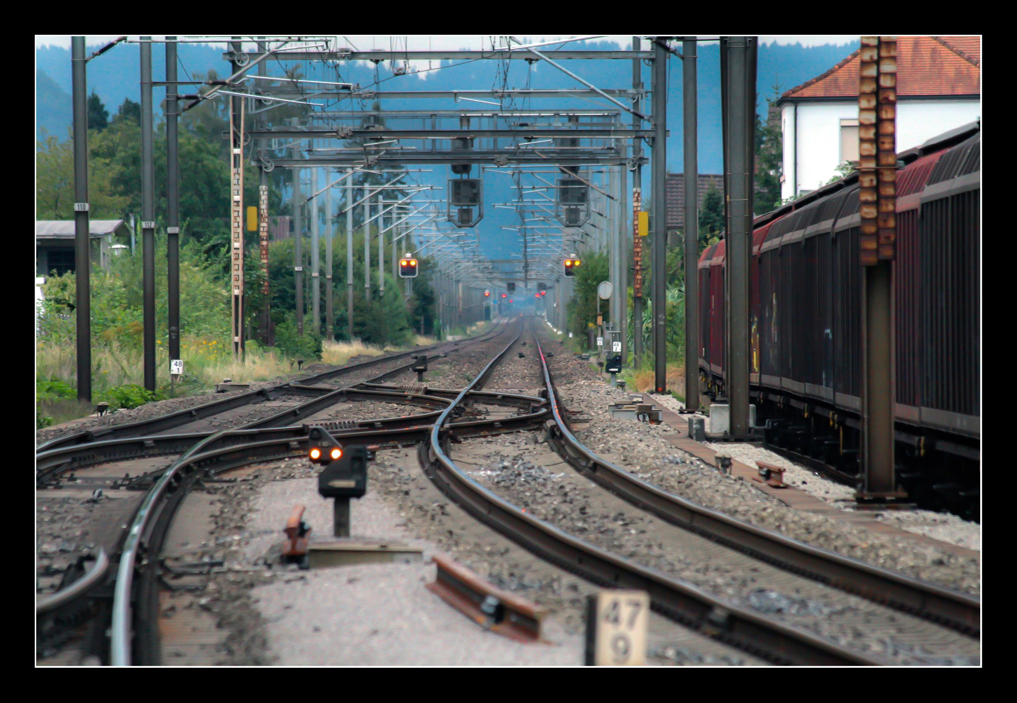 Canon EF 70-300mm F4-5.6 IS USM sample photo. Wohin führen die geleise? photography