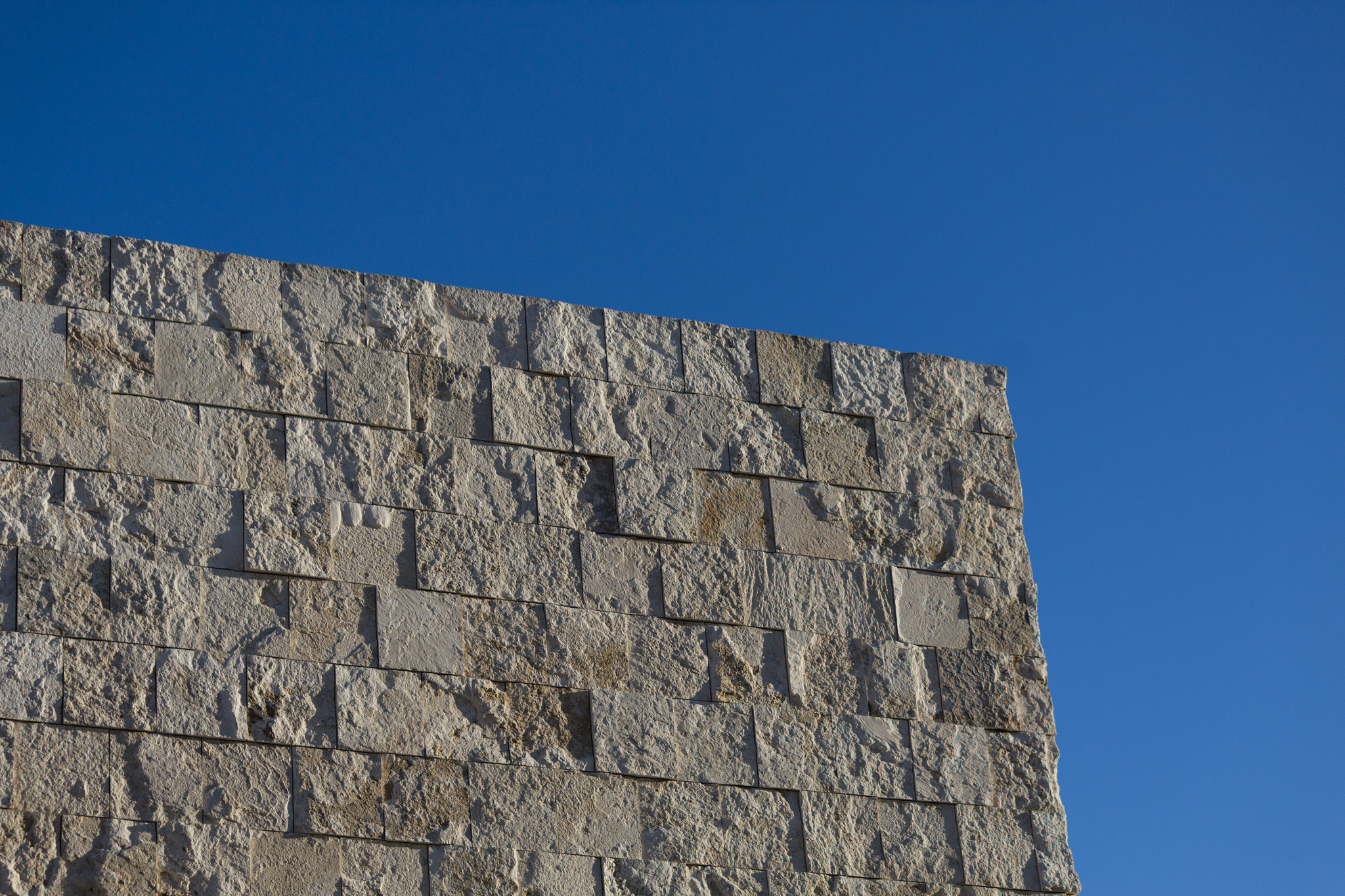 Canon EF-S 55-250mm F4-5.6 IS sample photo. Shade photography