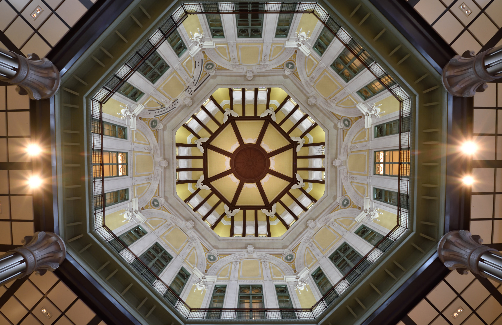 Sigma 8-16mm F4.5-5.6 DC HSM sample photo. Upward (tokyo station) photography