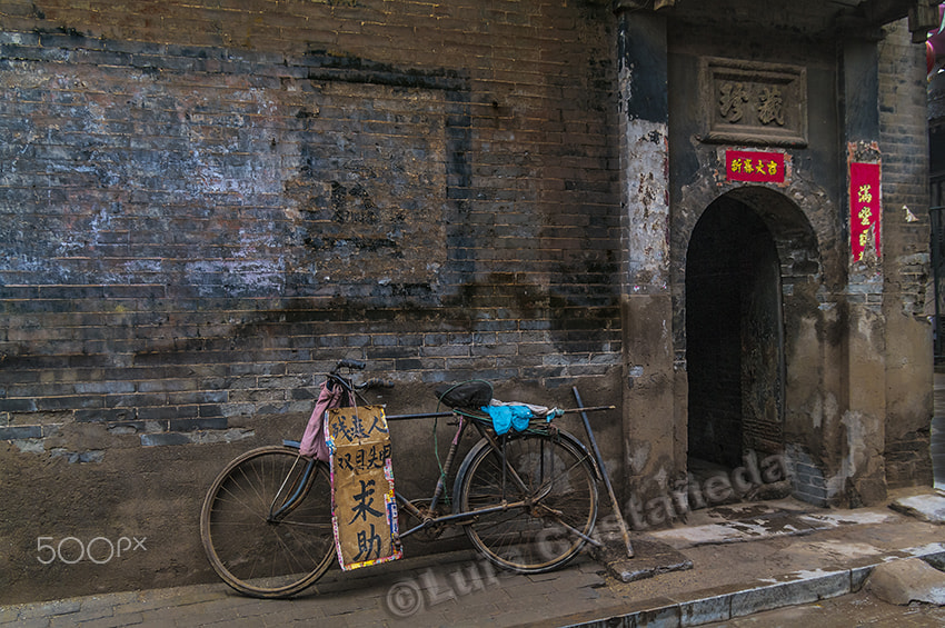 Pentax smc DA* 16-50mm F2.8 ED AL (IF) SDM sample photo. House facade. pingyao. china photography