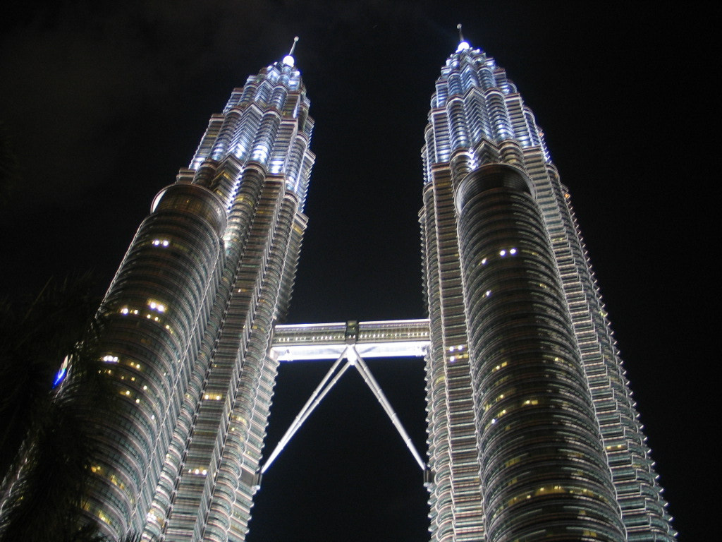 Canon POWERSHOT G5 sample photo. Klcc twin tower photography