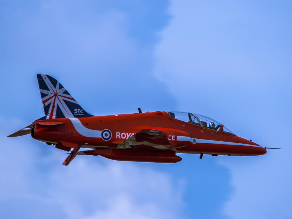 Sigma 150-500mm F5-6.3 DG OS HSM sample photo. Red arrow photography