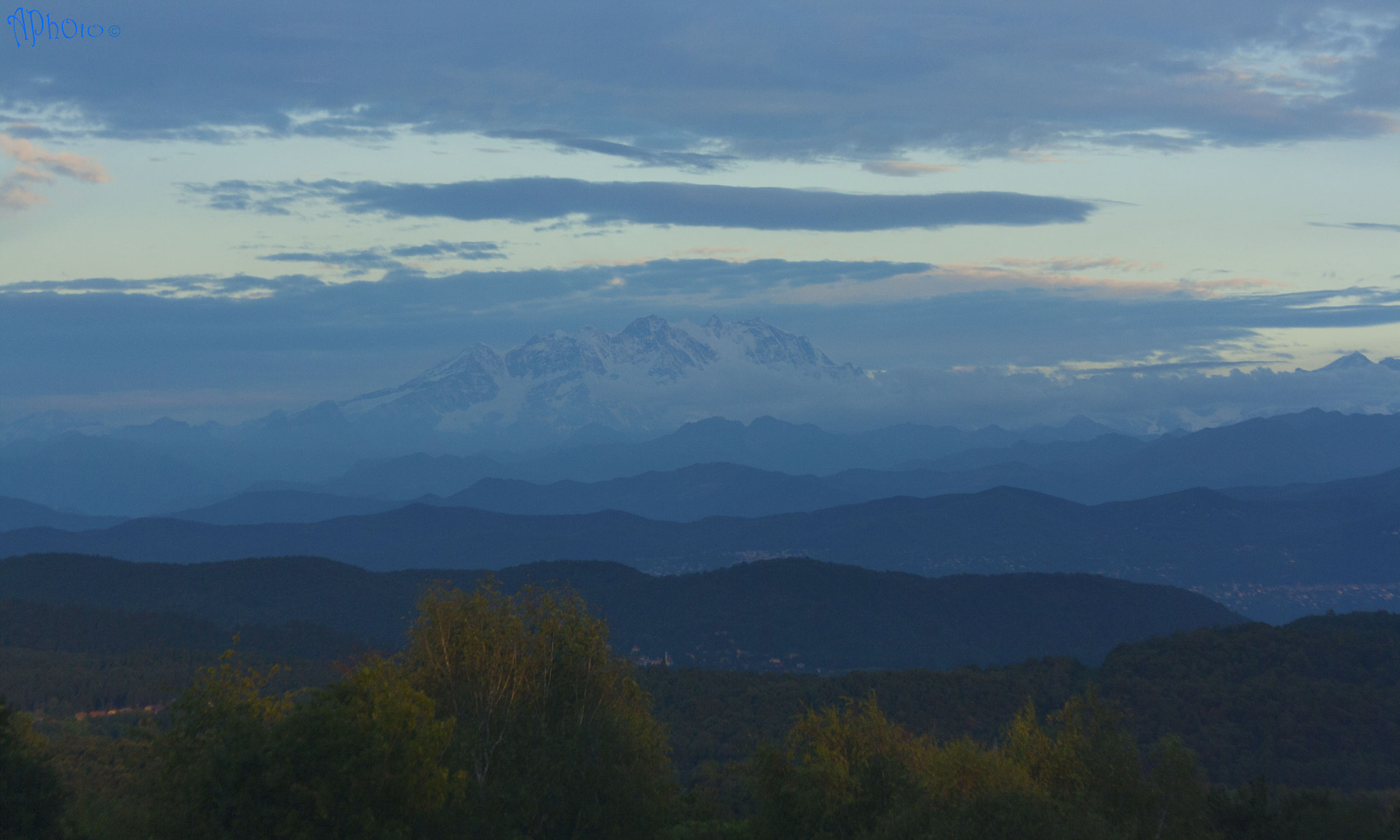 Canon EF 70-300mm F4-5.6 IS USM sample photo. Mist over the mountains photography