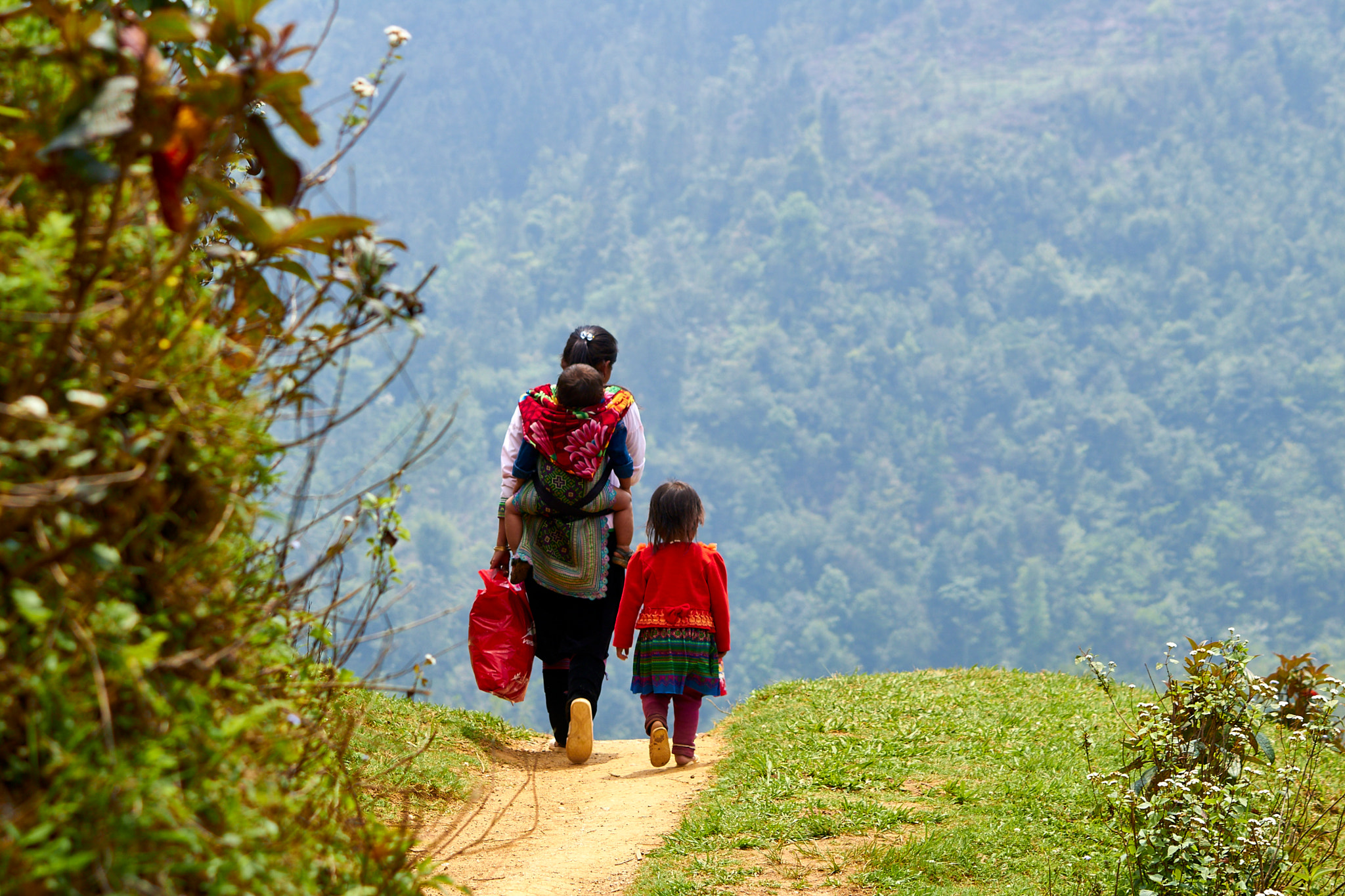 Canon EF-S 55-250mm F4-5.6 IS sample photo. Sapa, vietnam photography