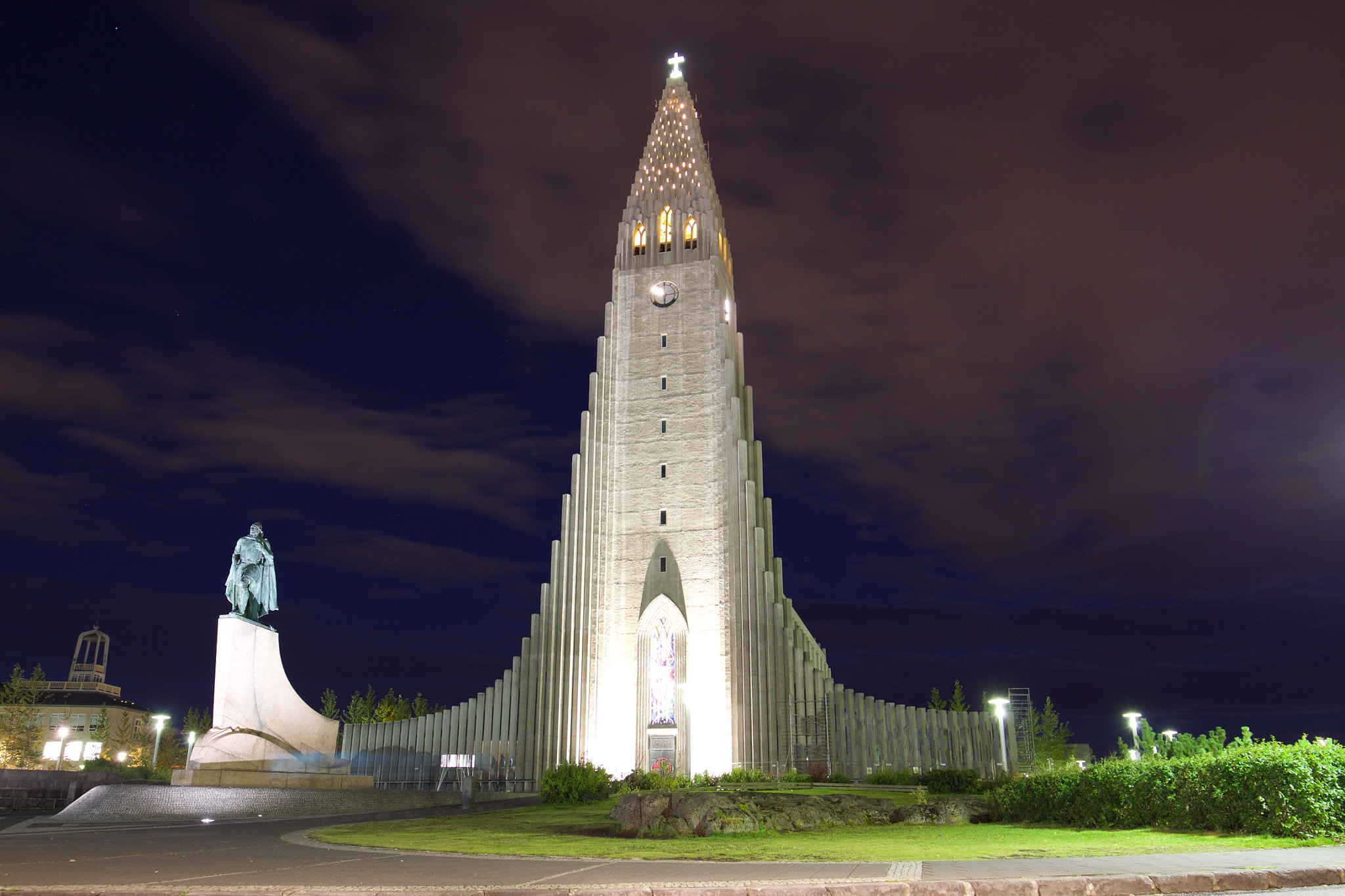 Canon EOS 700D (EOS Rebel T5i / EOS Kiss X7i) + Canon EF 16-35mm F4L IS USM sample photo. Reykjavik photography