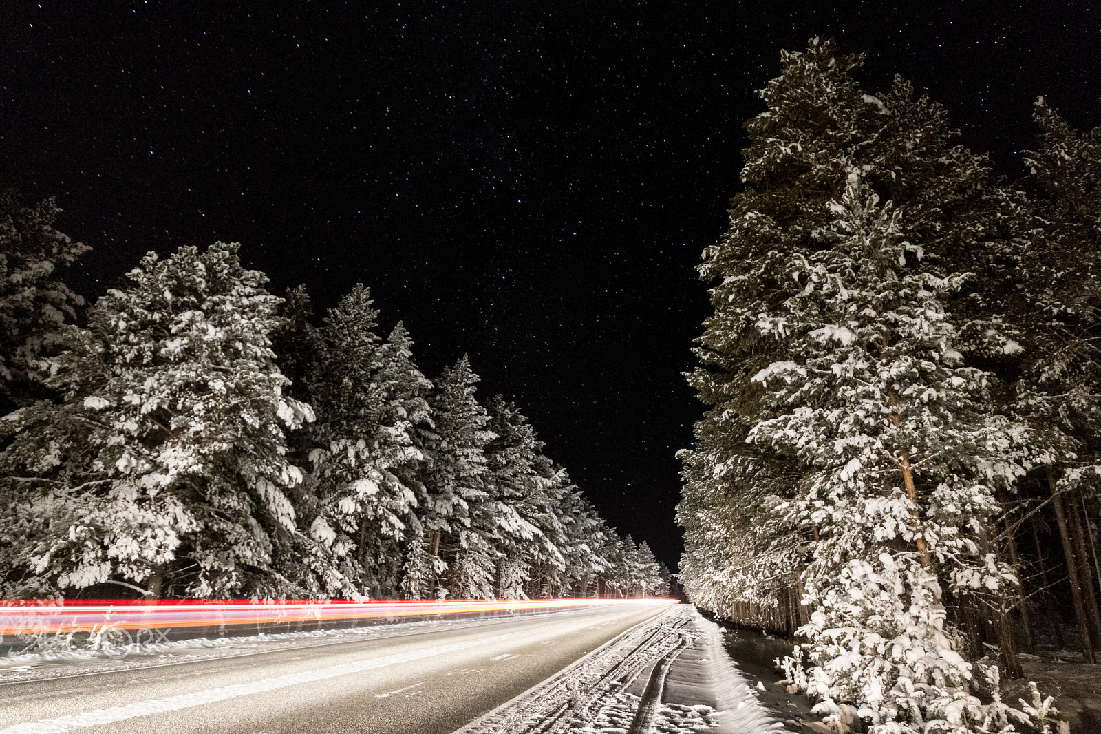 Minolta AF 28-80mm F3.5-5.6 II sample photo. Traces of cars on the shutter speed tonight photography