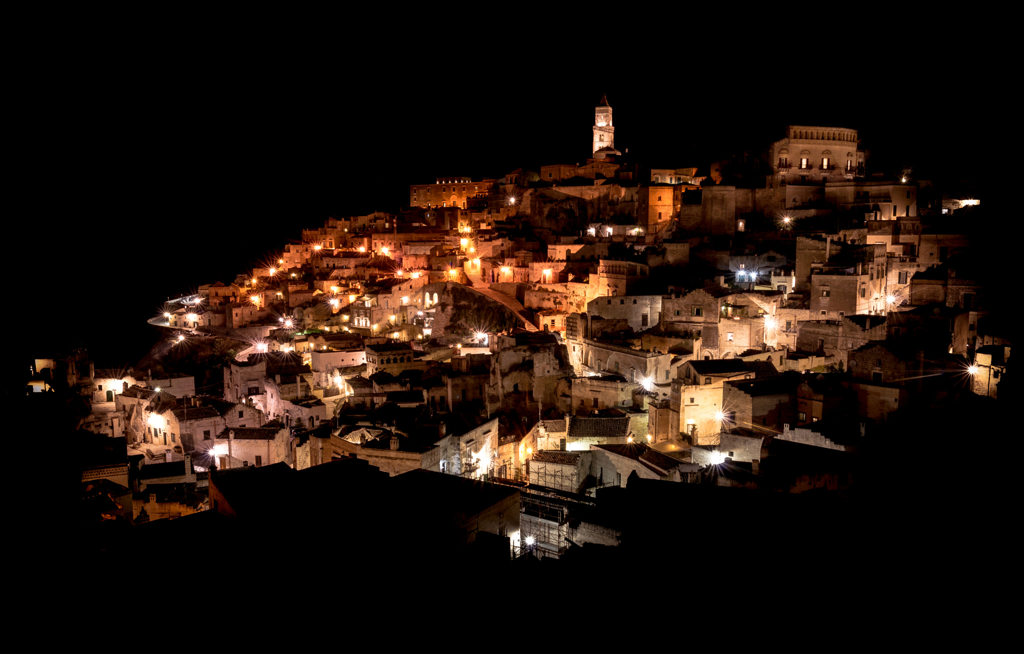 Nikon D3200 + Sigma 18-35mm F1.8 DC HSM Art sample photo. Matera by night photography