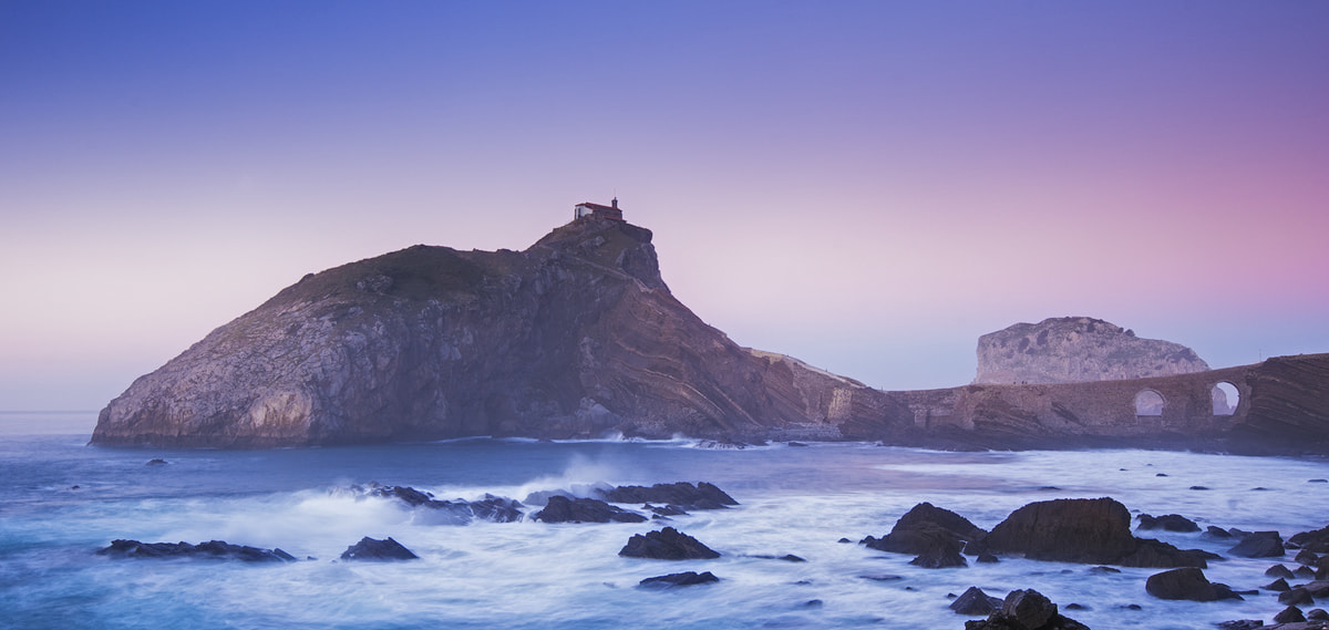Nikon D80 sample photo. Primeras luces gaztelugatxe photography