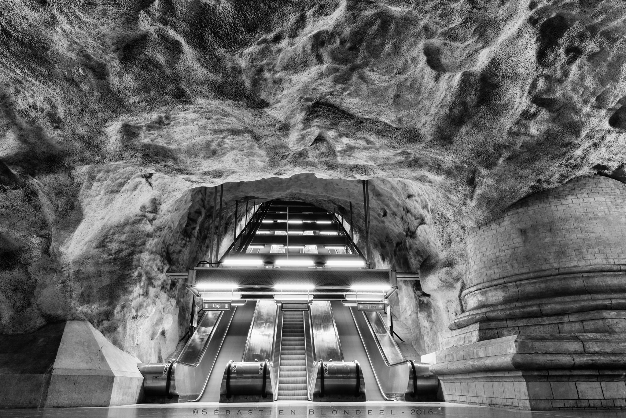 Nikon D800 + Nikon AF-S Nikkor 24mm F1.8G ED sample photo. Escape from hell photography