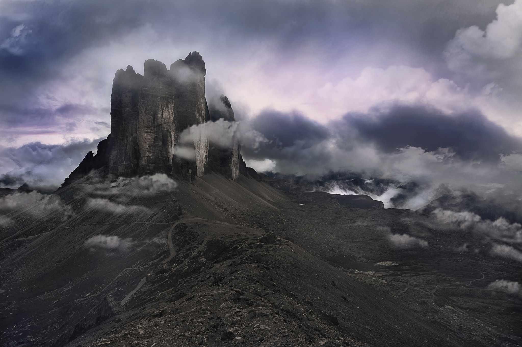 Canon EOS 5DS R sample photo. Towers - storm is coming photography