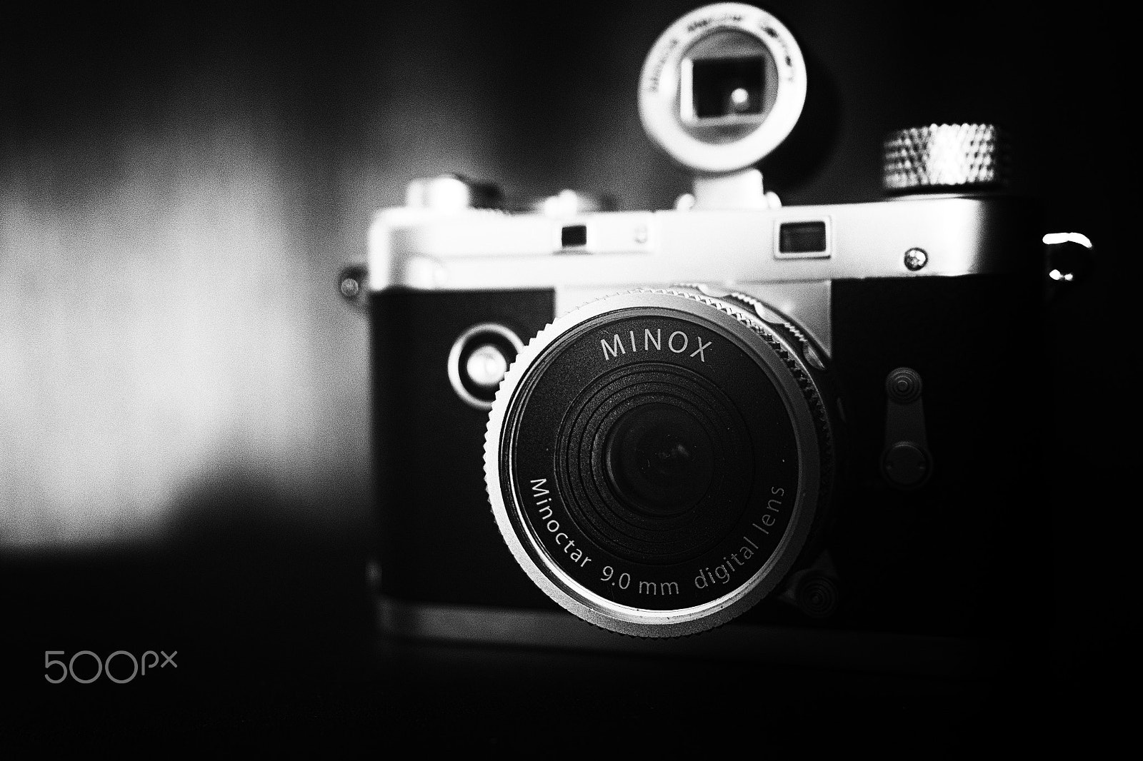 Samsung NX1100 sample photo. Minox photography