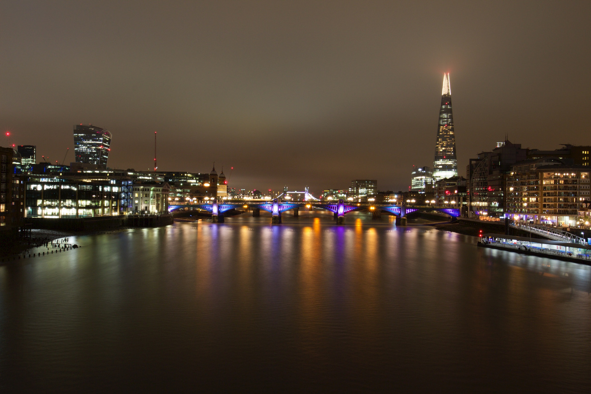Canon EOS 700D (EOS Rebel T5i / EOS Kiss X7i) + Canon EF 16-35mm F4L IS USM sample photo. London photography