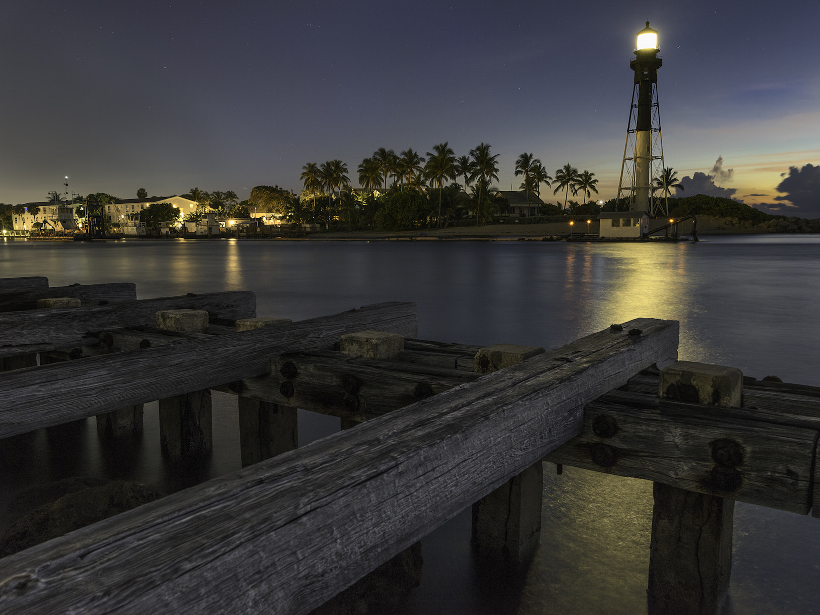 Pentax 645Z + HD Pentax-DA645 28-45mm F4.5ED AW SR sample photo. Pompano inlet photography