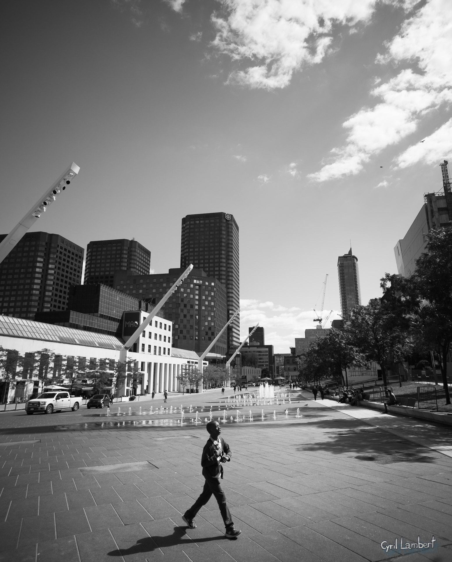 Sony a7 + Sony E 16mm F2.8 sample photo. A typical street photo photography