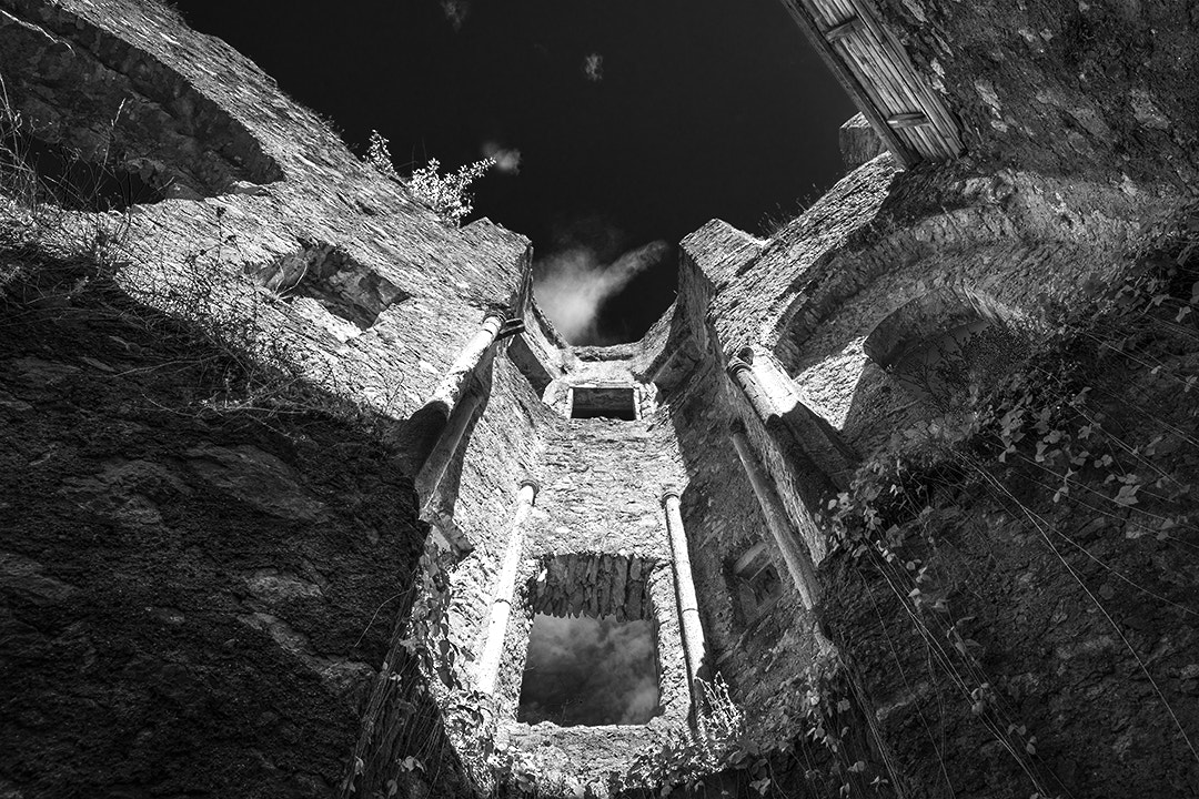 Sony a7R II + Canon EF 16-35mm F4L IS USM sample photo. Castle walls b&w photography