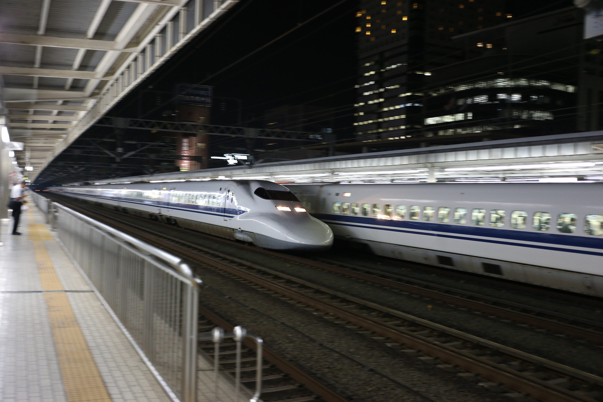 Canon EF 40mm F2.8 STM sample photo. Tokaido shinkansen photography