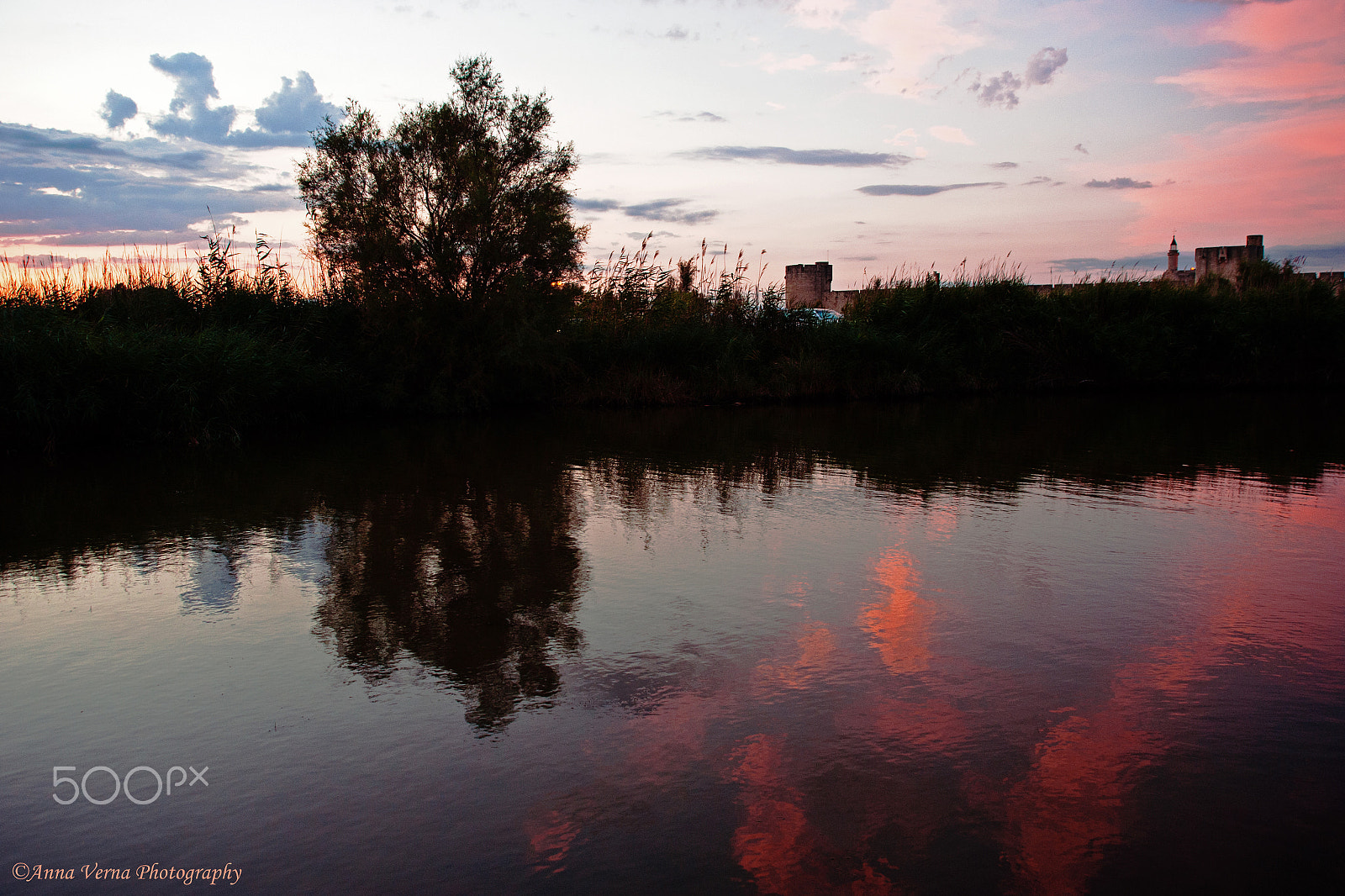 AF Zoom-Nikkor 28-105mm f/3.5-4.5D IF sample photo. Aigues-mortes photography