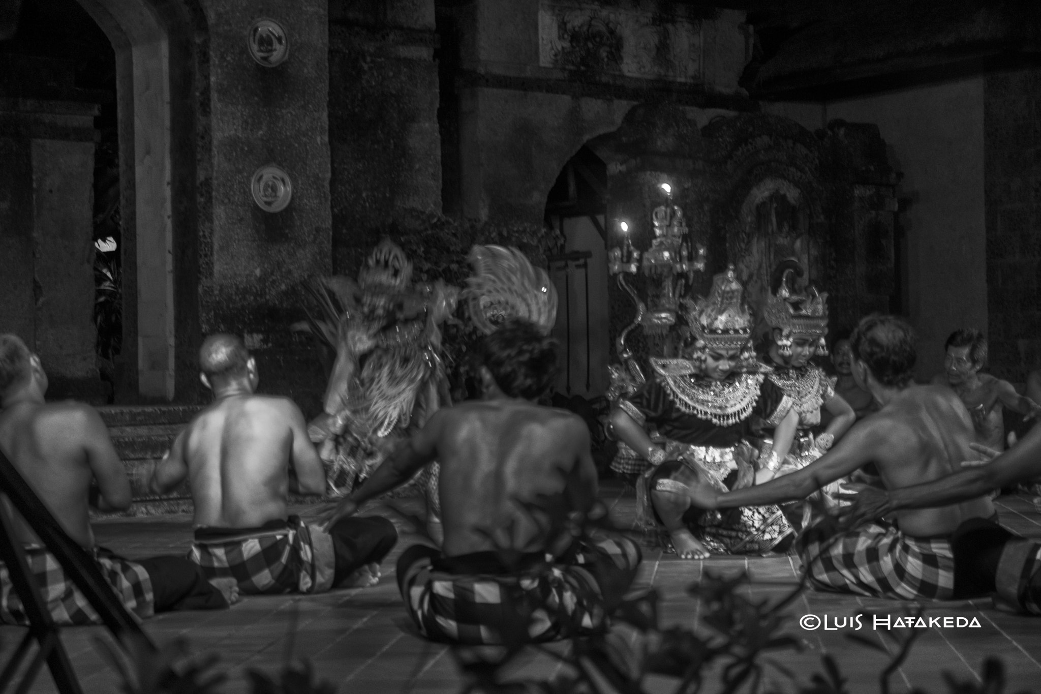 Nikon D3300 + Sigma 18-50mm F2.8 EX DC sample photo. Kecak dance on black photography