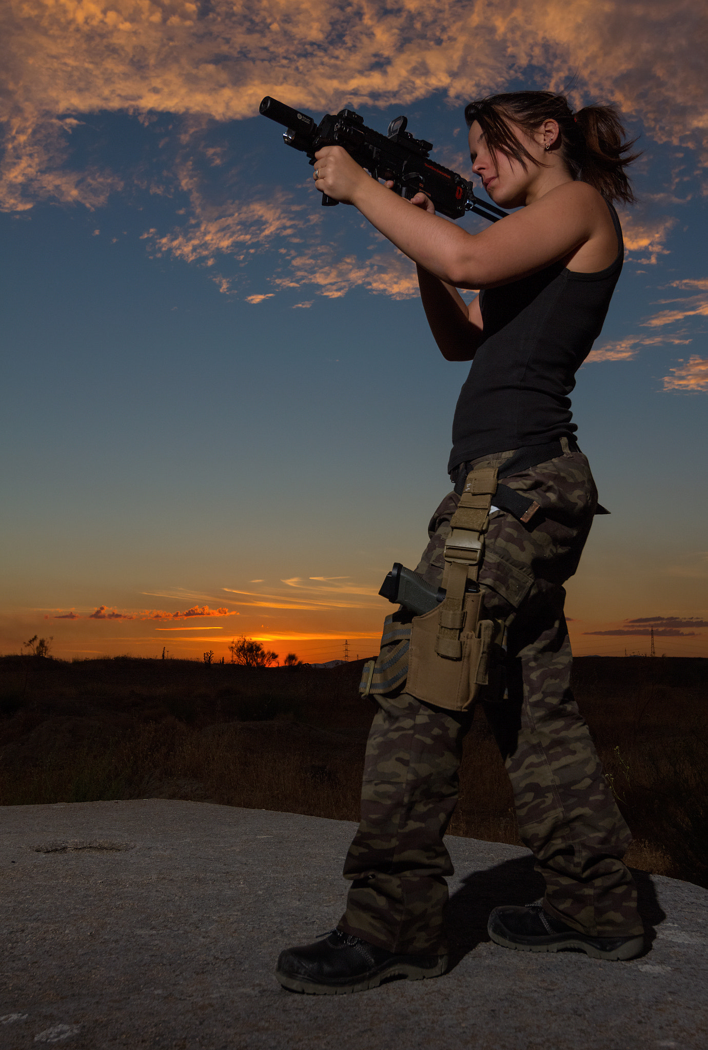 Tokina AT-X Pro 12-24mm F4 (IF) DX sample photo. Chica de armas tomar photography