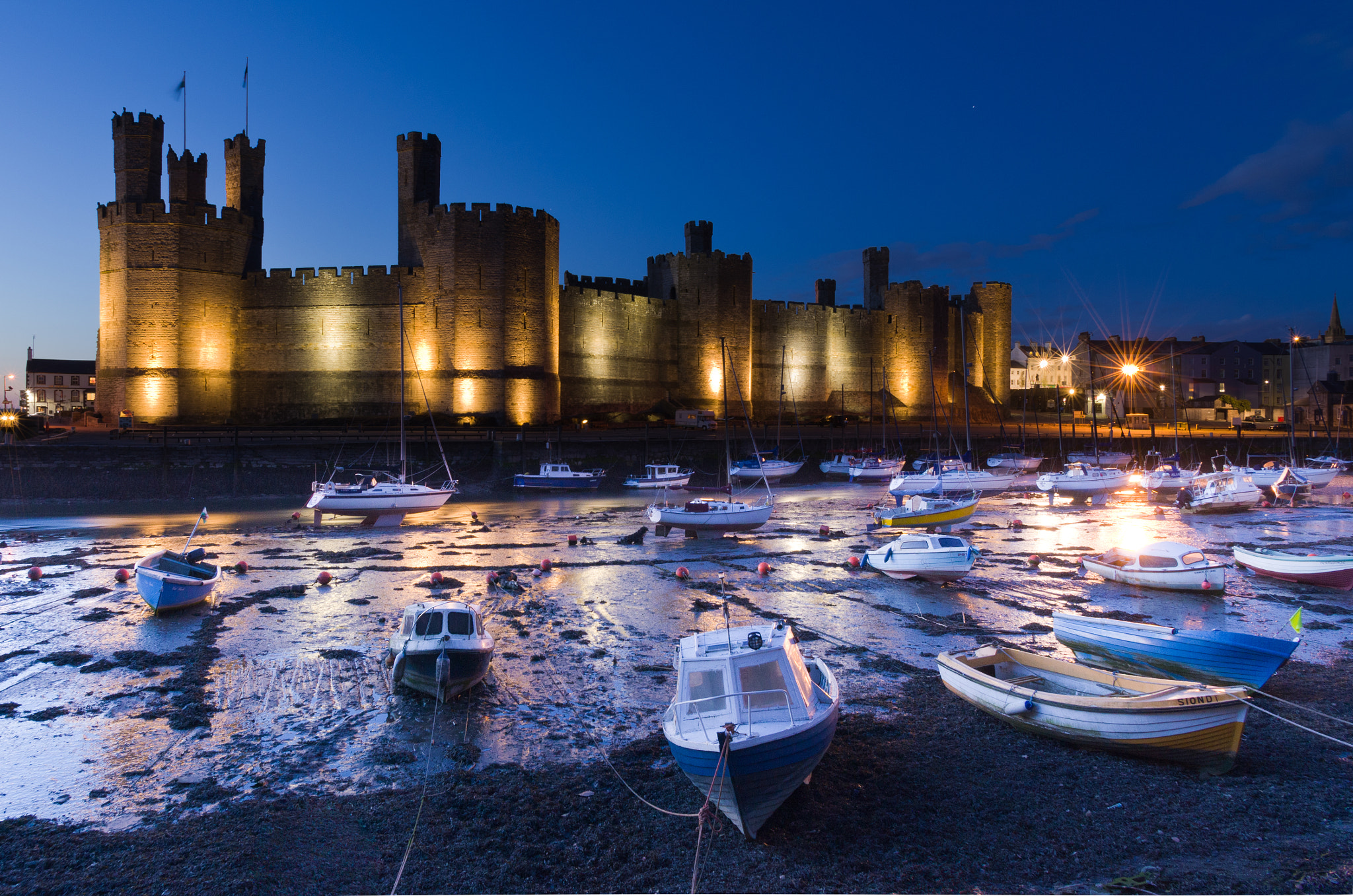 Pentax K-5 II sample photo. Caenarfon castle photography