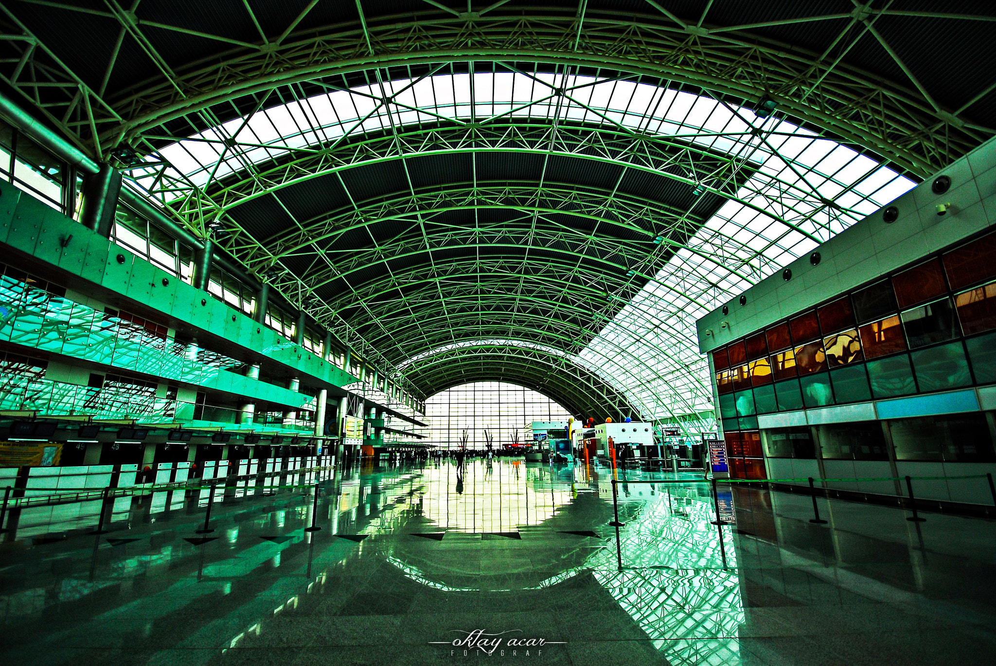 Nikon D200 + Sigma 10-20mm F4-5.6 EX DC HSM sample photo. Airport & İzmİr photography