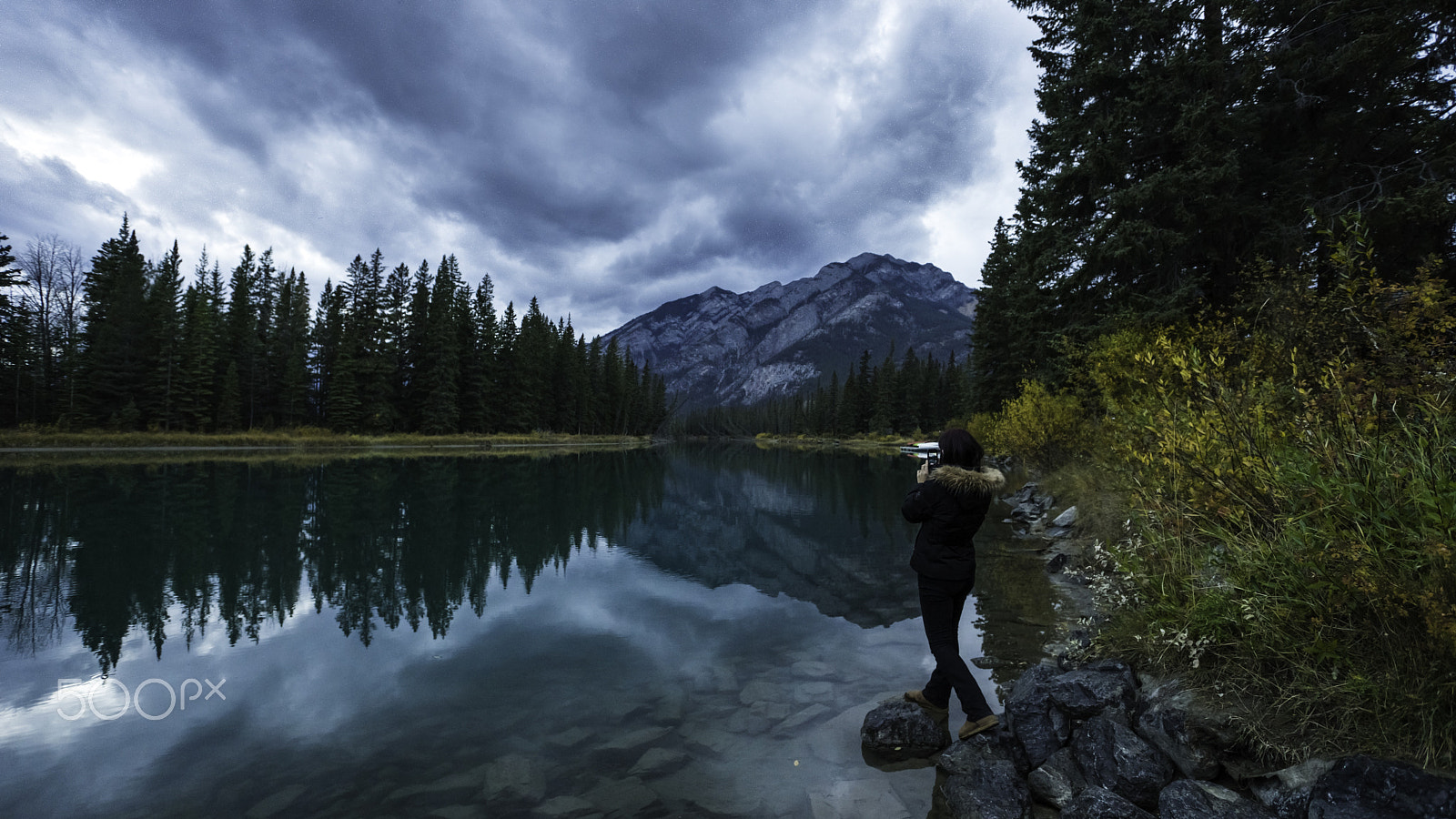 Sony a99 II + Sony Vario-Sonnar T* 16-35mm F2.8 ZA SSM sample photo. Banff downtown lake photography