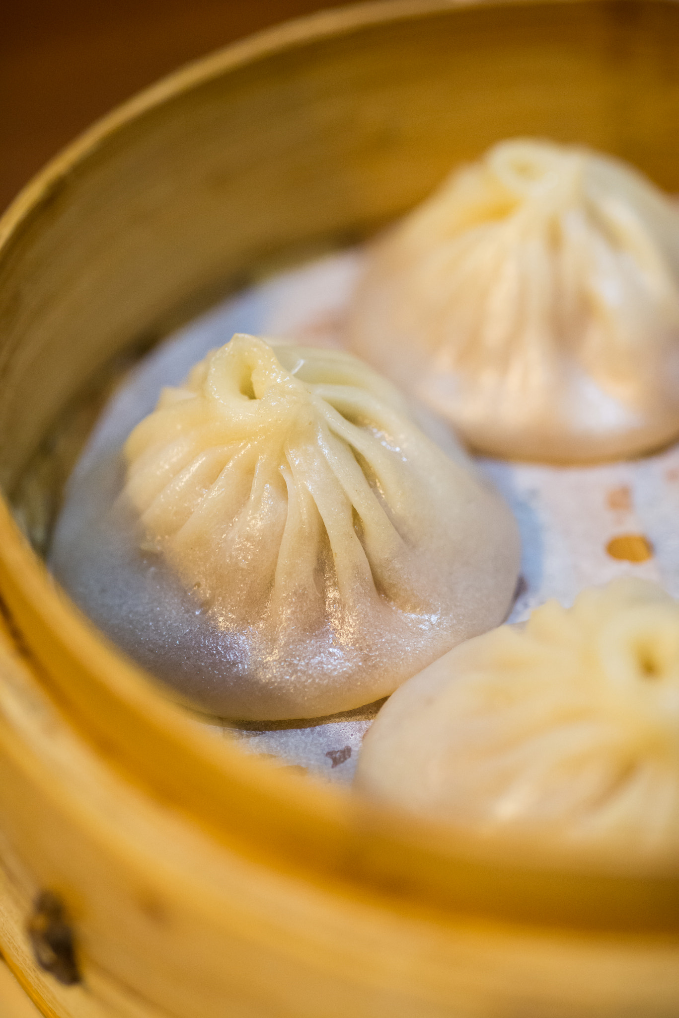 Nikon D610 + Nikon AF Micro-Nikkor 60mm F2.8D sample photo. 小籠包 steamed dumpling photography