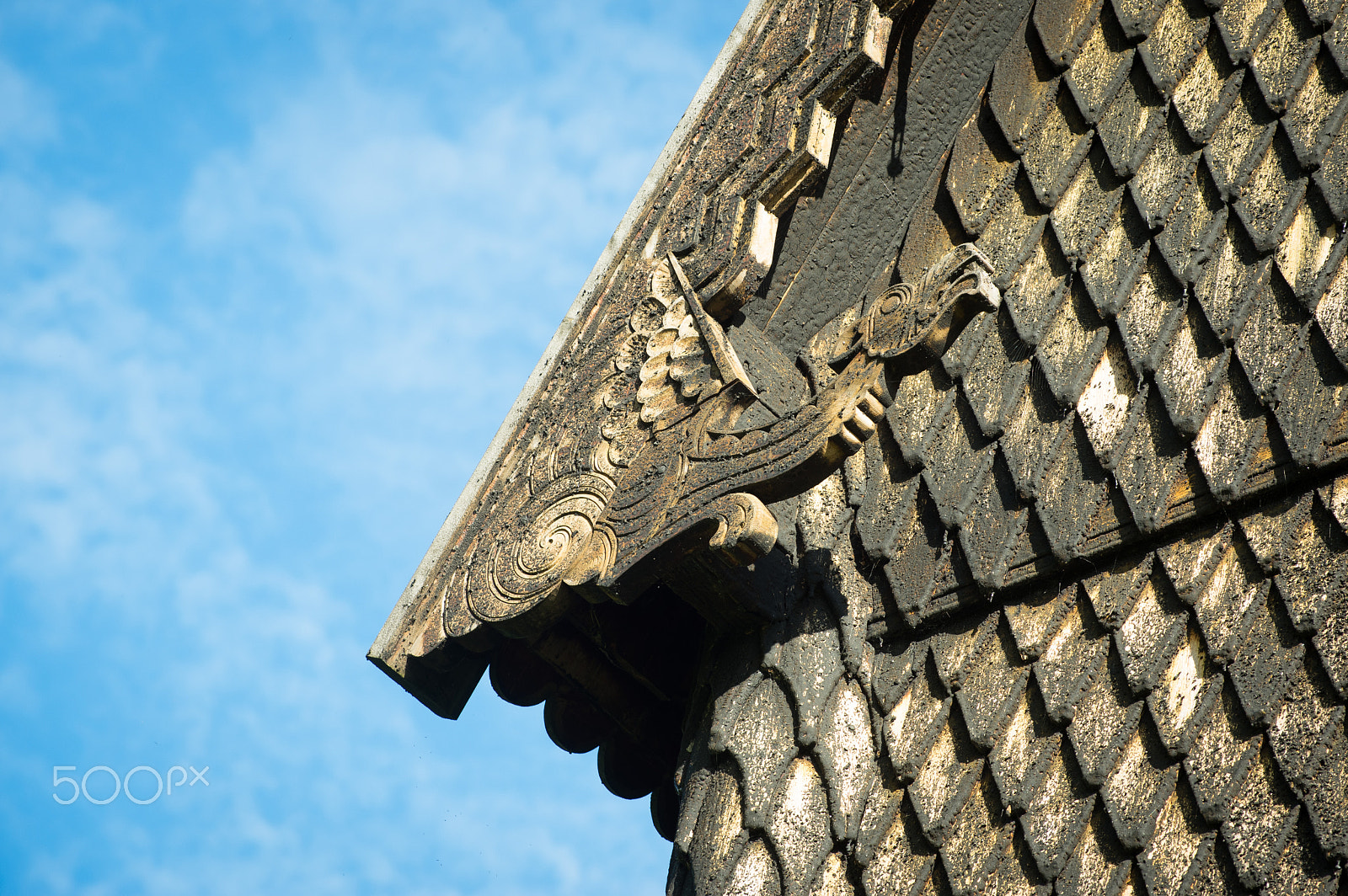 Pentax smc DA* 50-135mm F2.8 ED (IF) SDM sample photo. Medieval roof photography