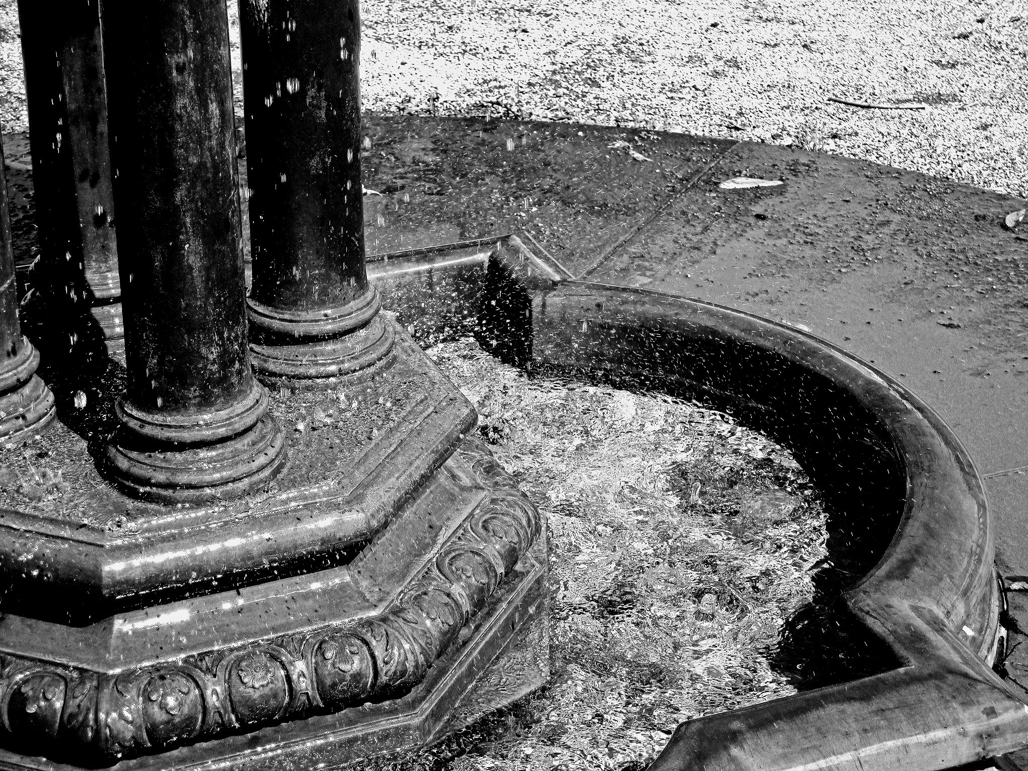 Canon PowerShot ELPH 160 (IXUS 160 / IXY 150) sample photo. Fountain photography
