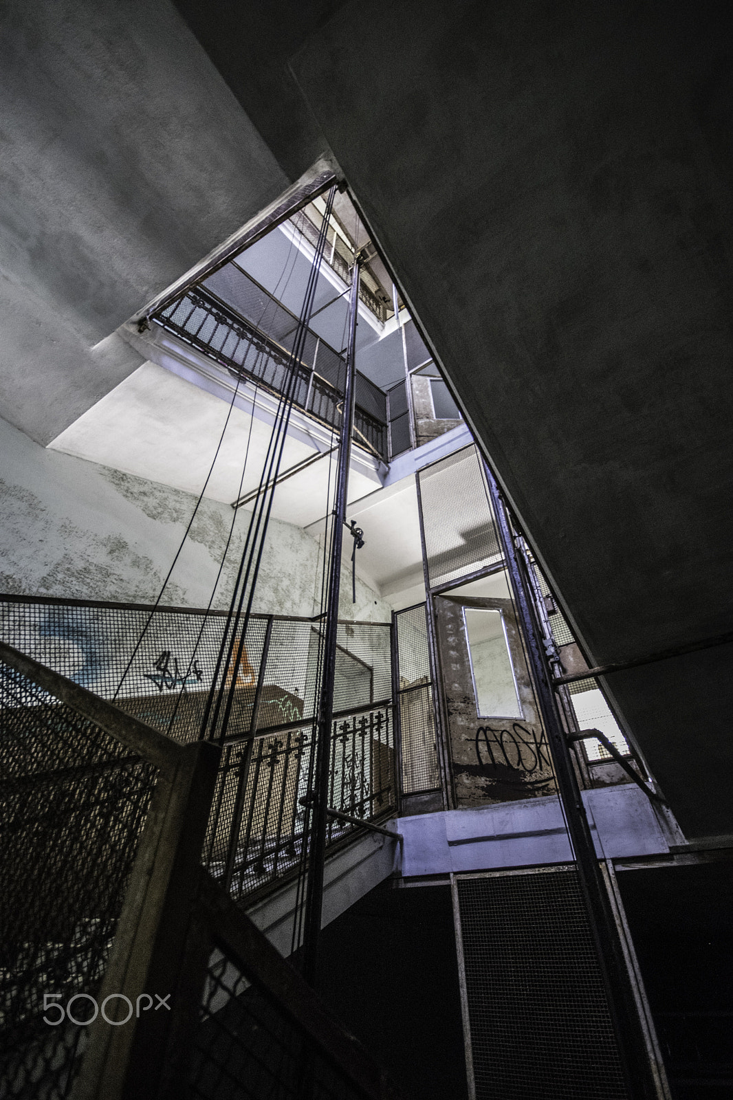 Sigma 10-20mm F4-5.6 EX DC HSM sample photo. Abandoned hospital, italy photography