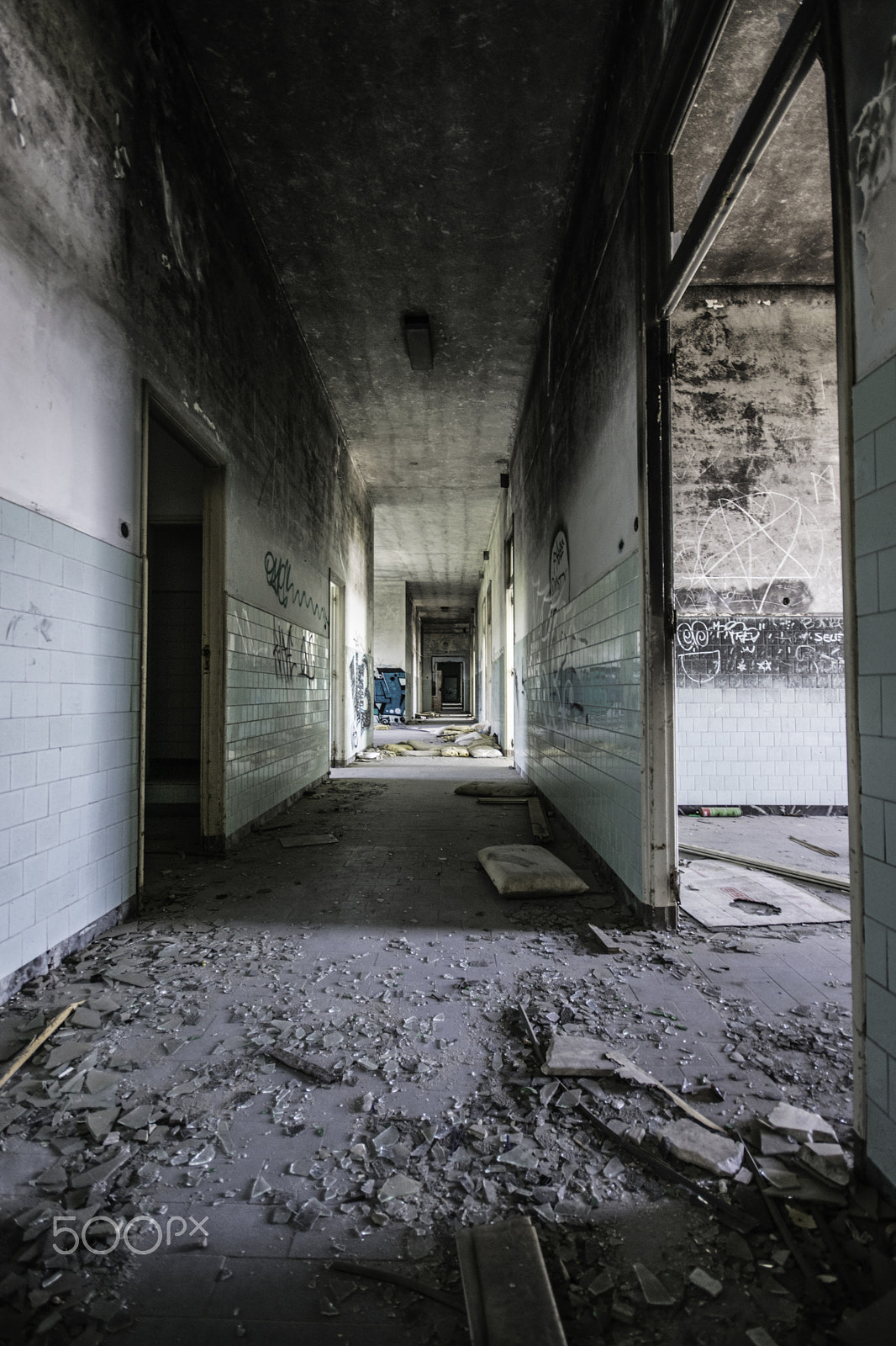 Sigma 10-20mm F4-5.6 EX DC HSM sample photo. Abandoned hospital, italy photography
