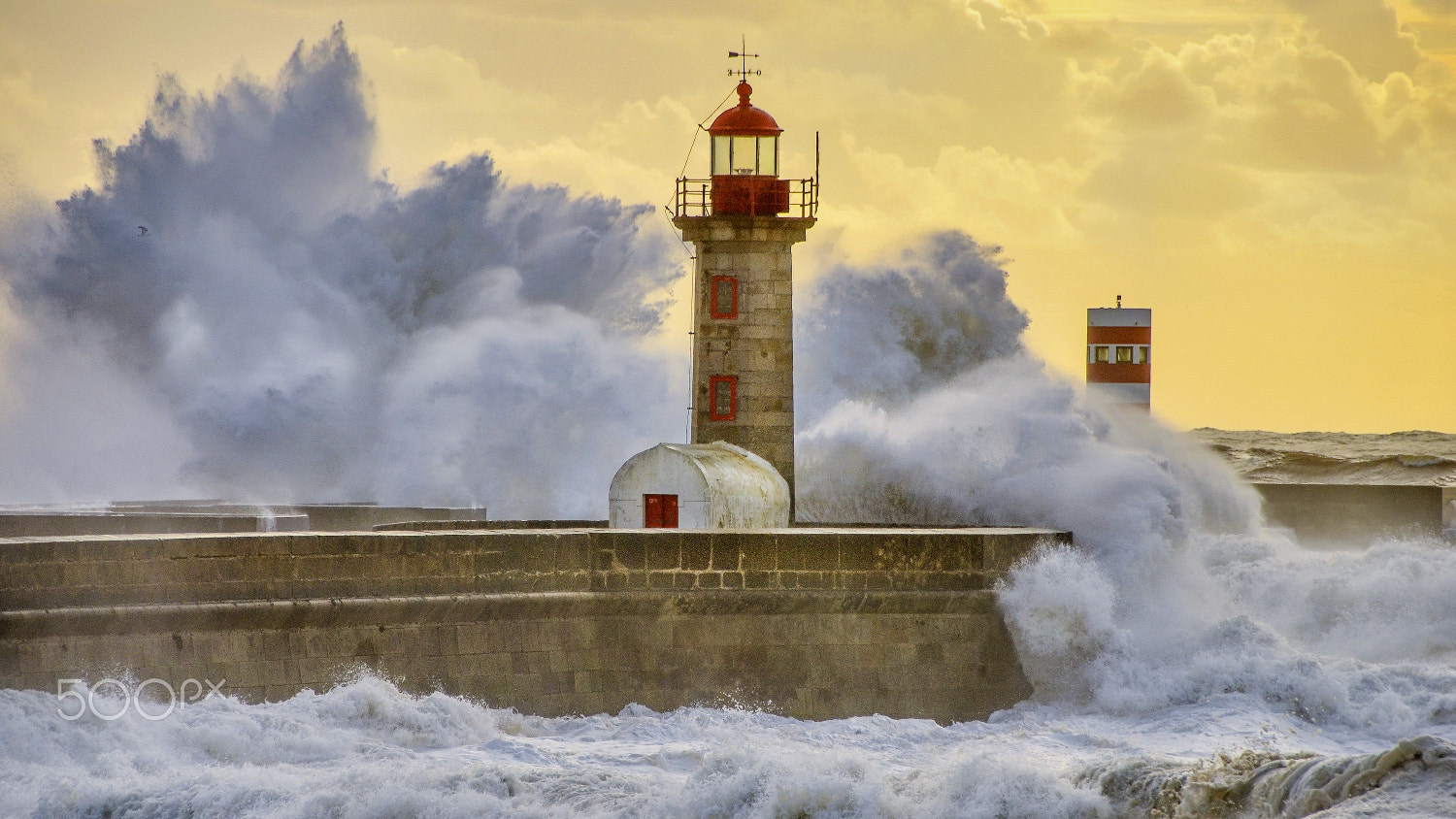 Nikon D7000 + Nikon PC-E Nikkor 24mm F3.5D ED Tilt-Shift sample photo. The storm in the lighthouse photography