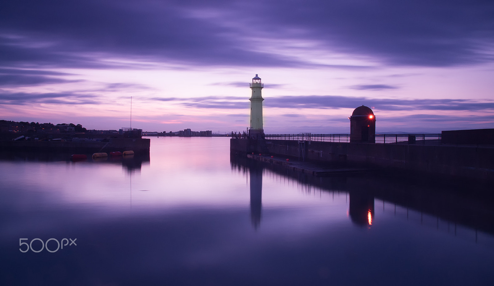 Sony Alpha DSLR-A550 + Sigma 17-70mm F2.8-4.5 (D) sample photo. Newhaven harbour photography