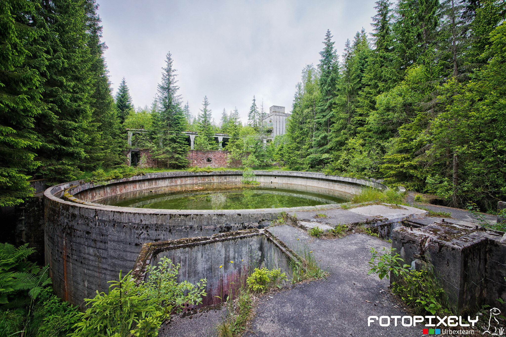 Sigma 12-24mm F4.5-5.6 II DG HSM sample photo. Tajná nacistická továrna / secret nazi factory photography