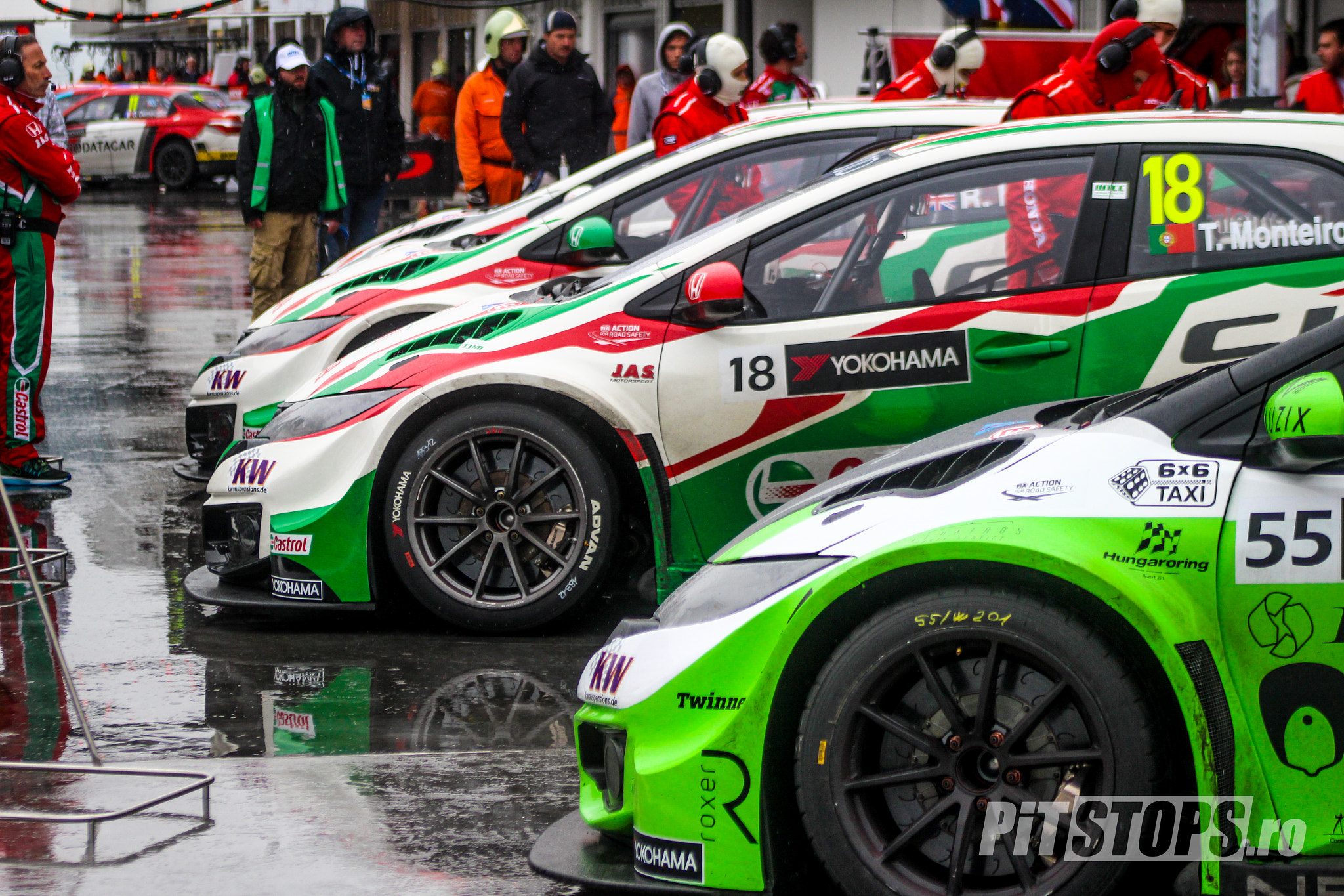 Canon EF 75-300mm f/4-5.6 USM sample photo. Wtcc 2016 hungary - all four hondas wait in line photography