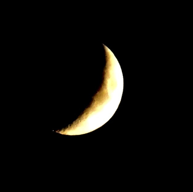 CASIO EX-ZS100 sample photo. Heavenly crescent moon over dubai photography