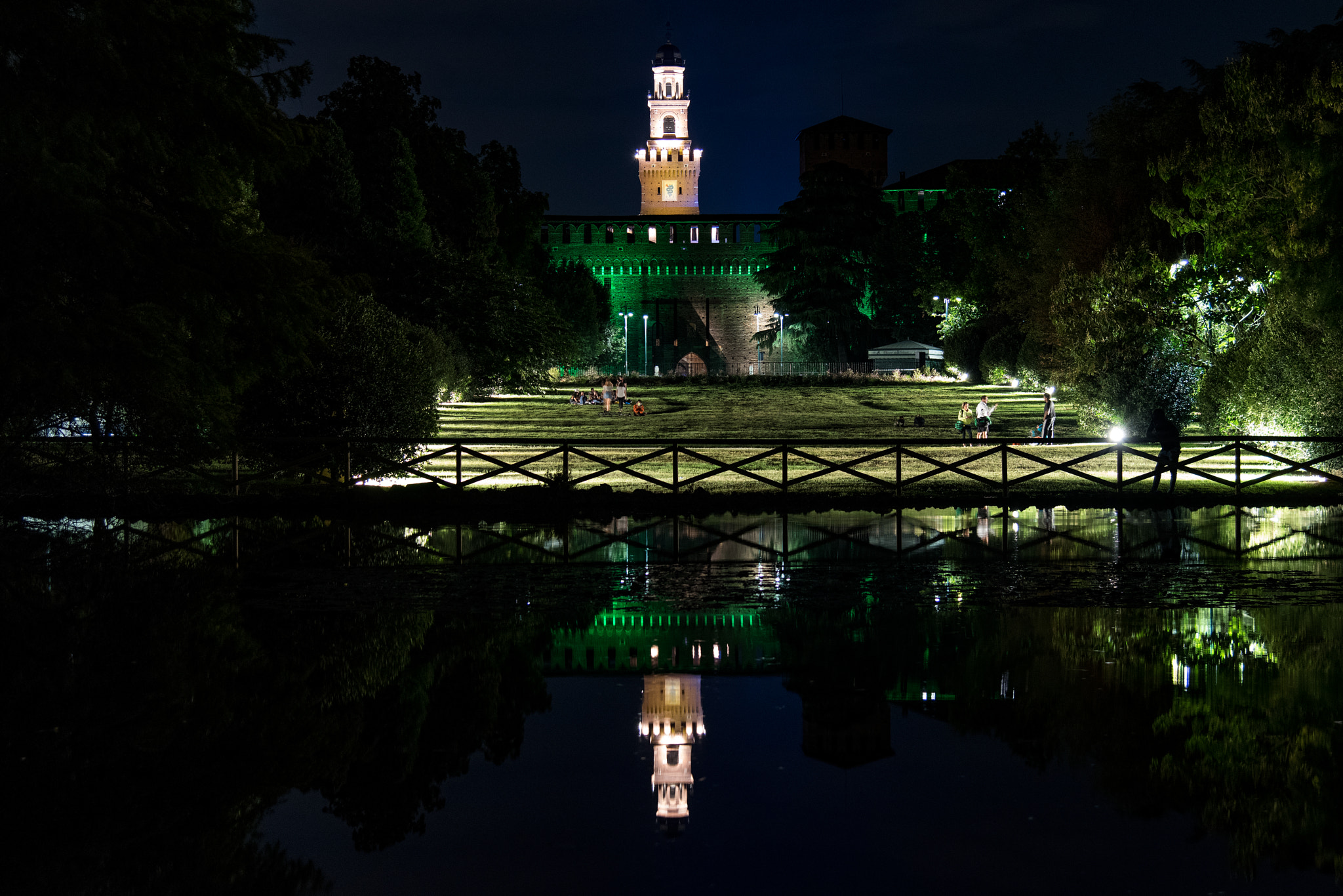 Nikon AF-S Nikkor 24-120mm F4G ED VR sample photo. Castle reflection photography