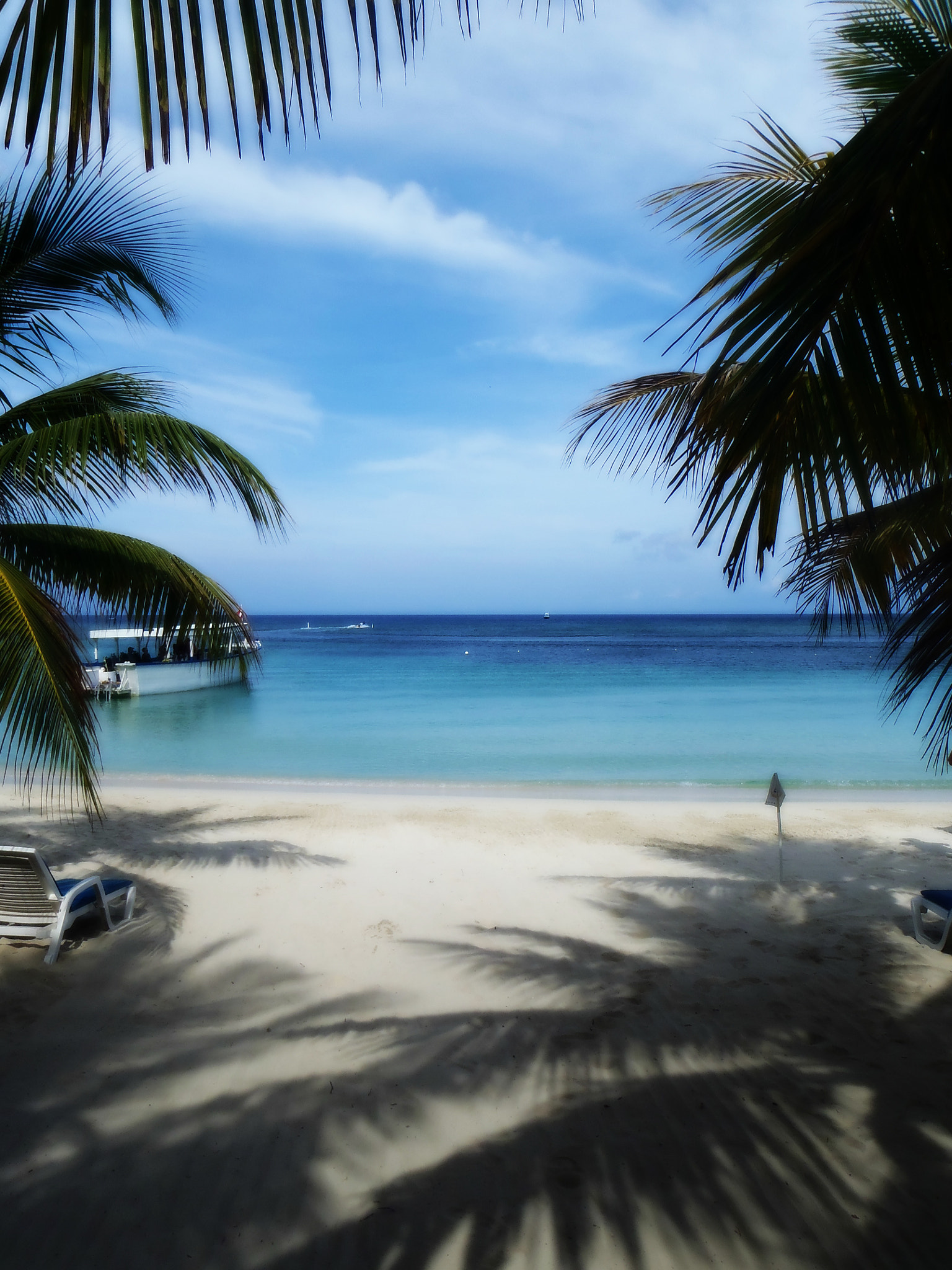 Olympus TG-310 sample photo. Roatan beach - honduras photography
