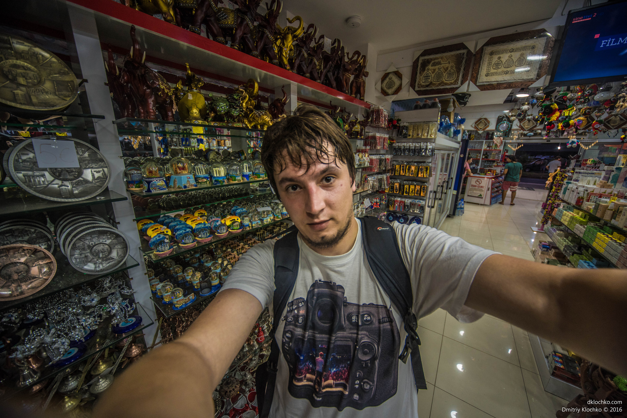 Sigma 12-24mm F4.5-5.6 EX DG Aspherical HSM sample photo. Selfie photography