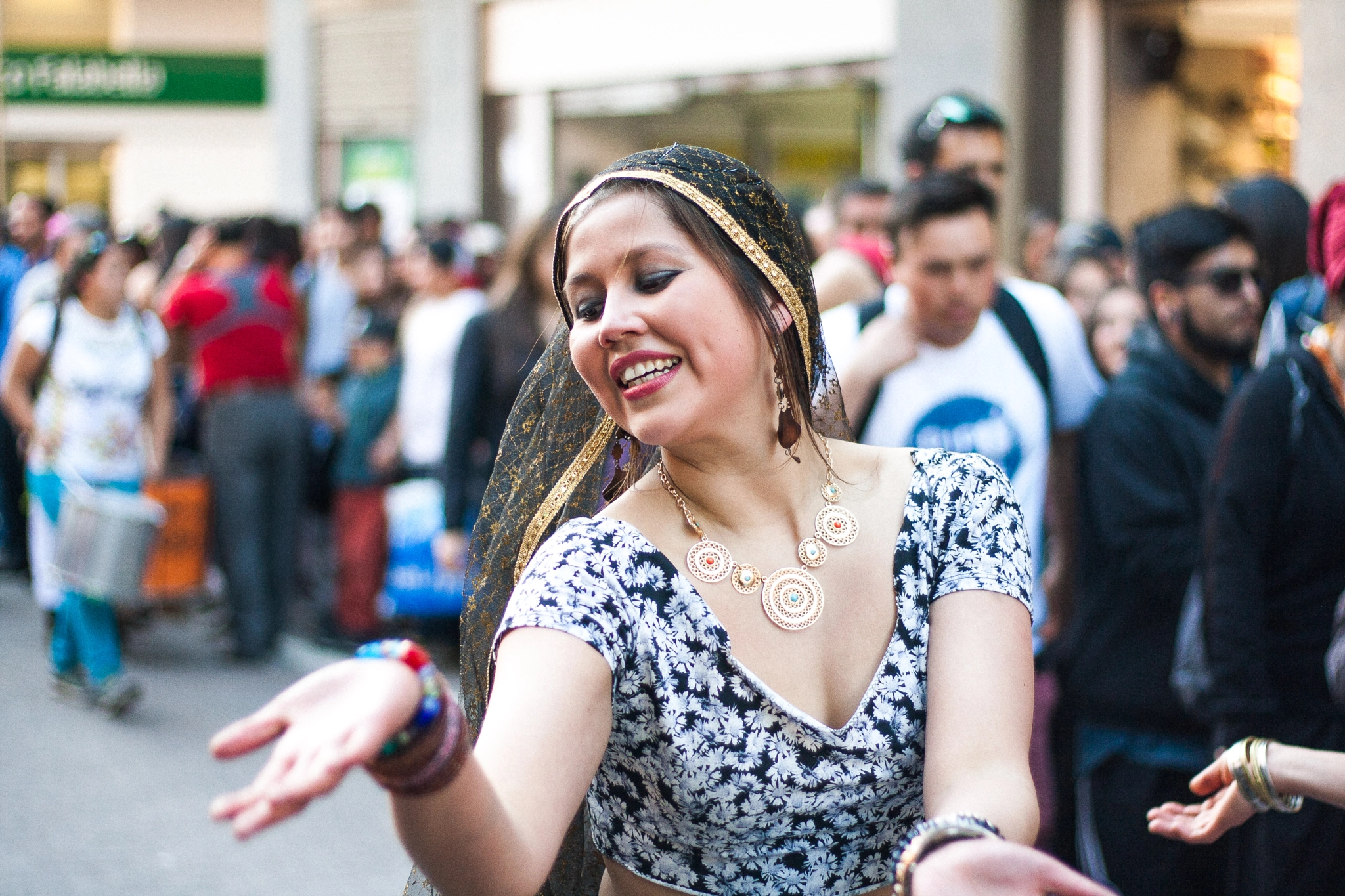 Canon EOS 1000D (EOS Digital Rebel XS / EOS Kiss F) sample photo. Carnaval gitano photography