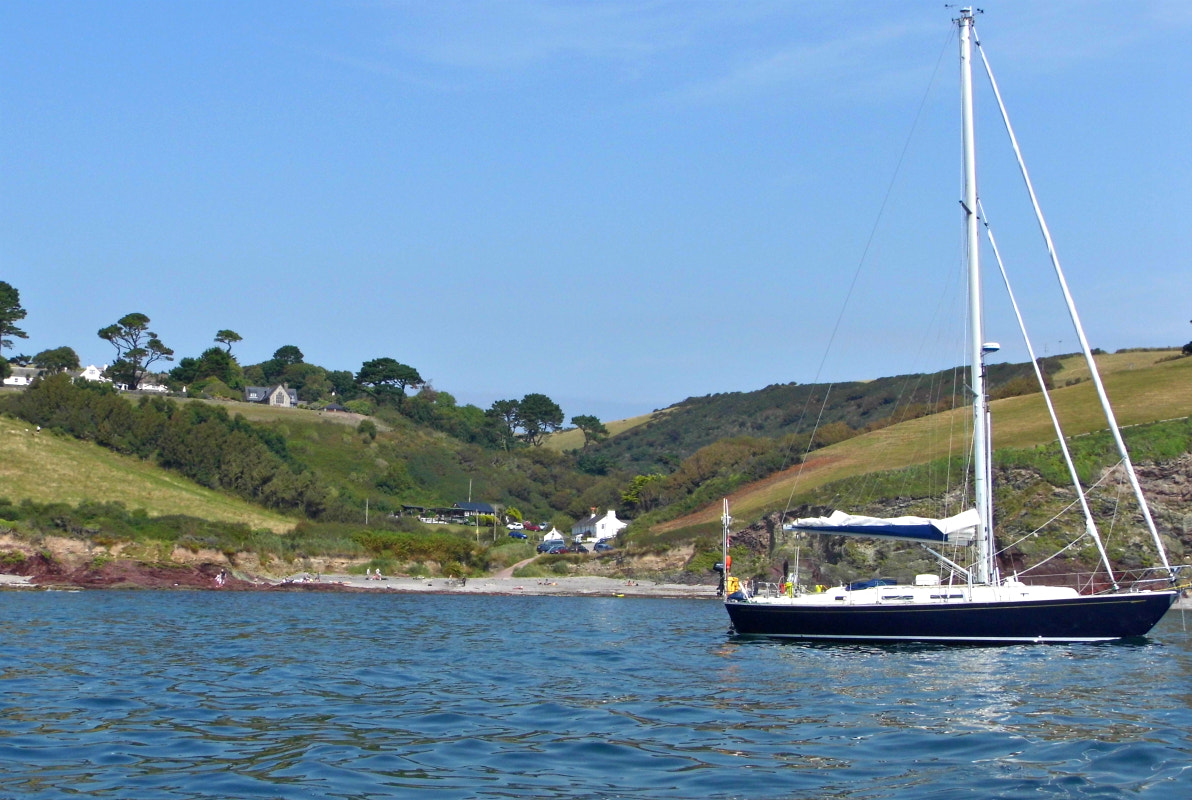 Panasonic Lumix DMC-LZ30 sample photo. Sailing past talland photography