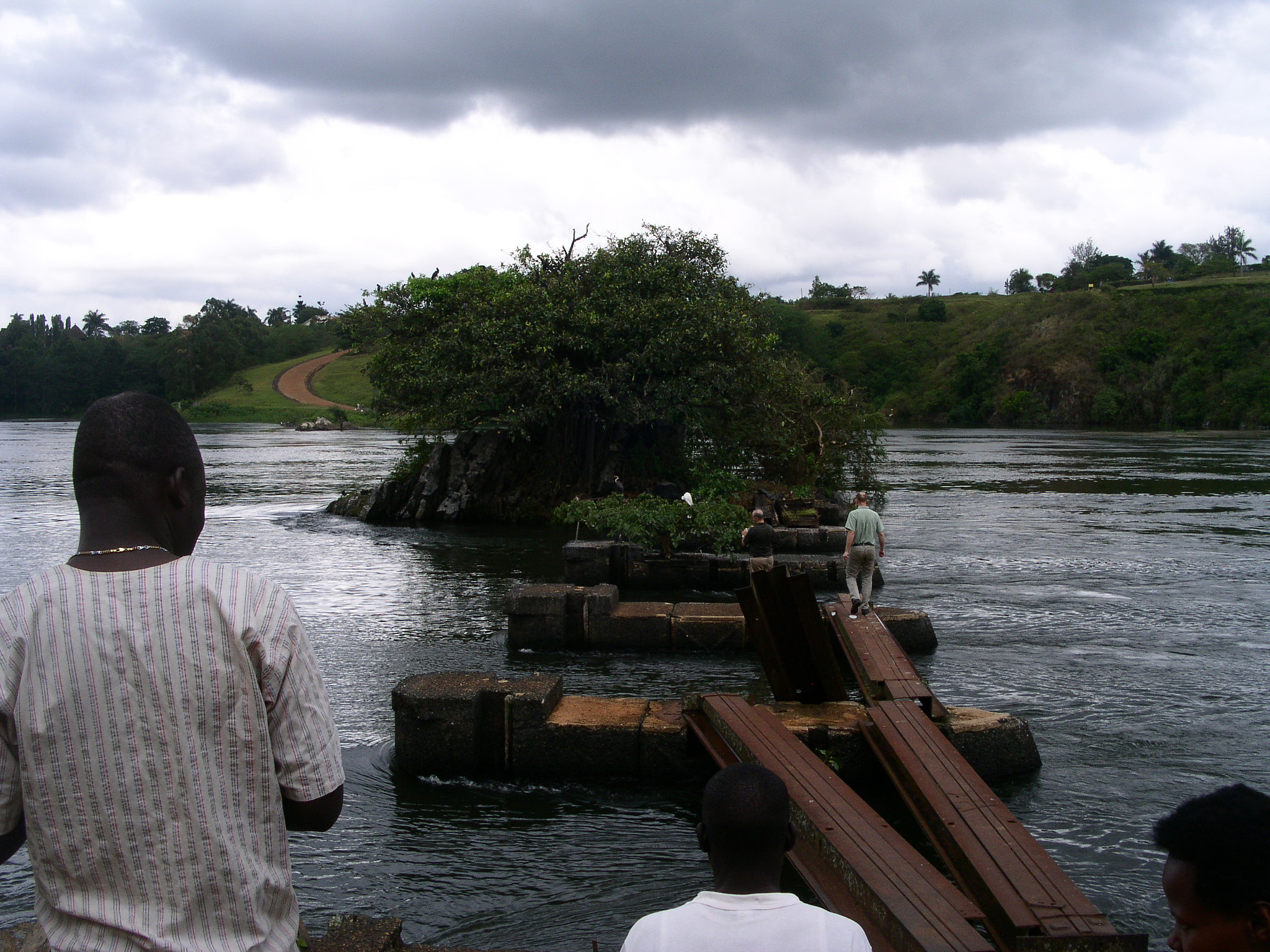 KONICA MINOLTA DiMAGE F300 sample photo. "source of the nile" photography