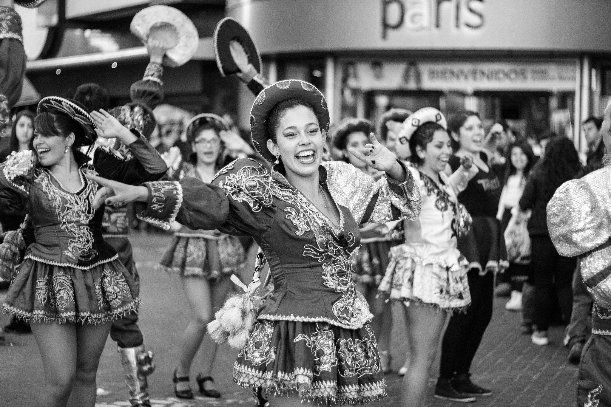 Canon EOS 1000D (EOS Digital Rebel XS / EOS Kiss F) sample photo. Carnaval gitano photography