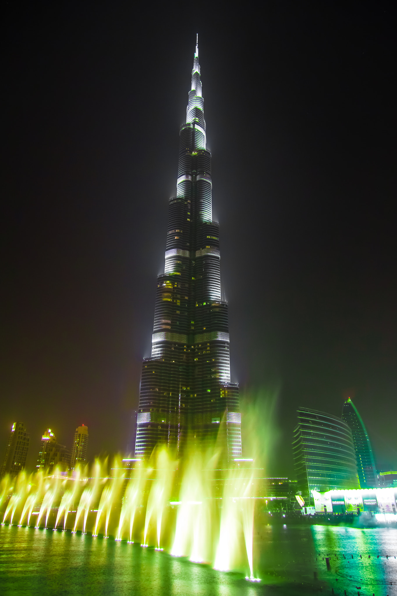 Canon EOS 7D + Tokina AT-X Pro 12-24mm F4 (IF) DX sample photo. A look at burj khalifa @ dubai photography