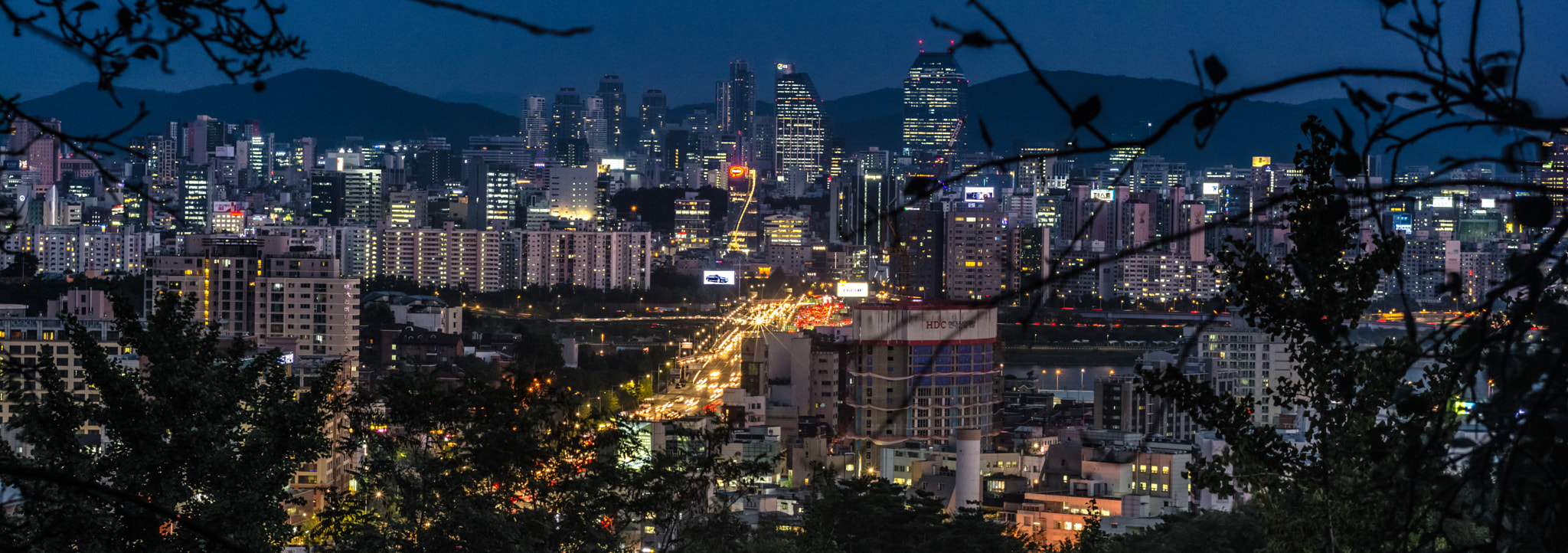 Nikon D7100 + AF Zoom-Nikkor 35-70mm f/2.8D sample photo. Night in seoul photography