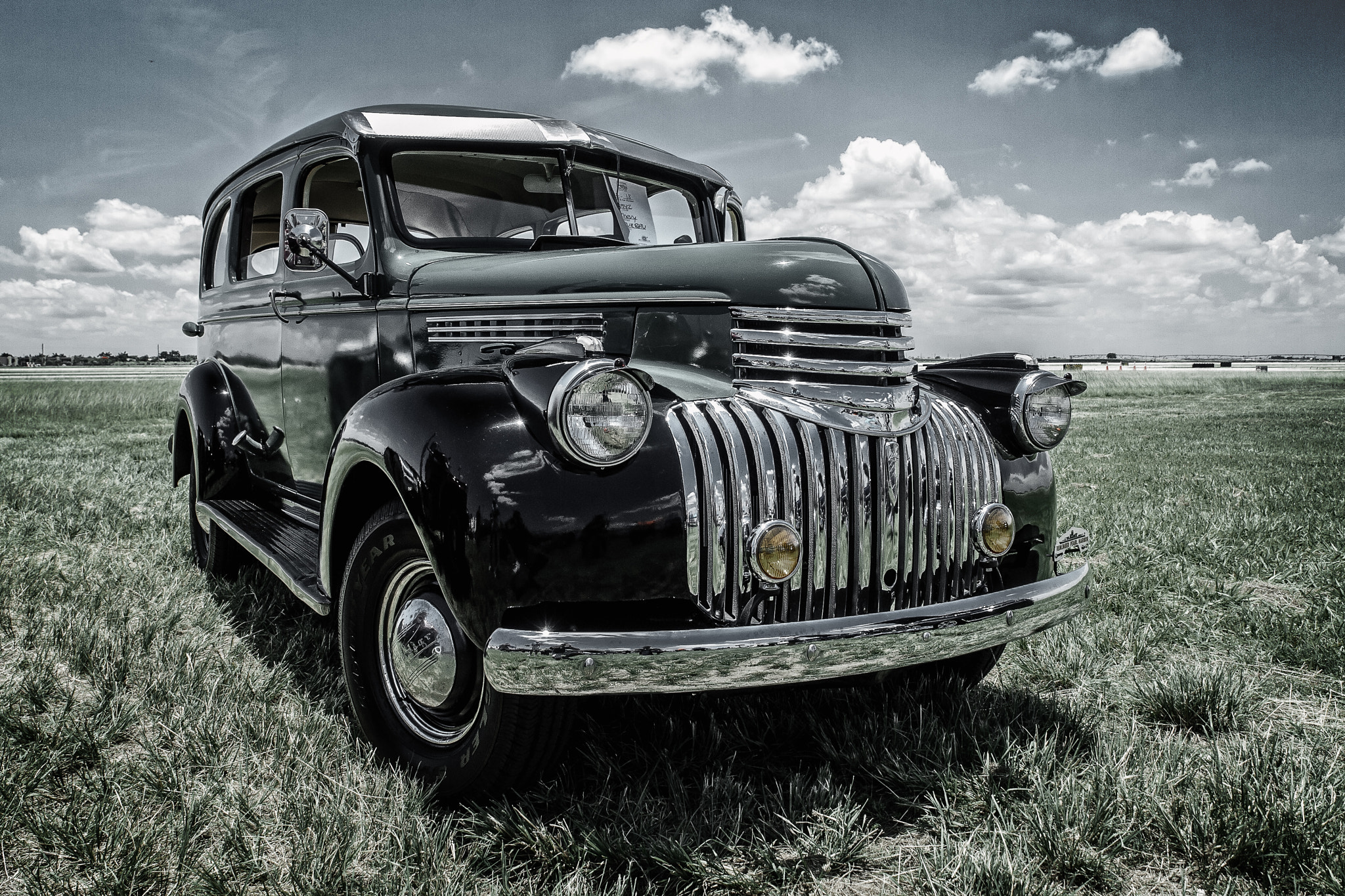 Olympus Zuiko Digital ED 12-60mm F2.8-4.0 SWD sample photo. 1942 chevy suburban photography